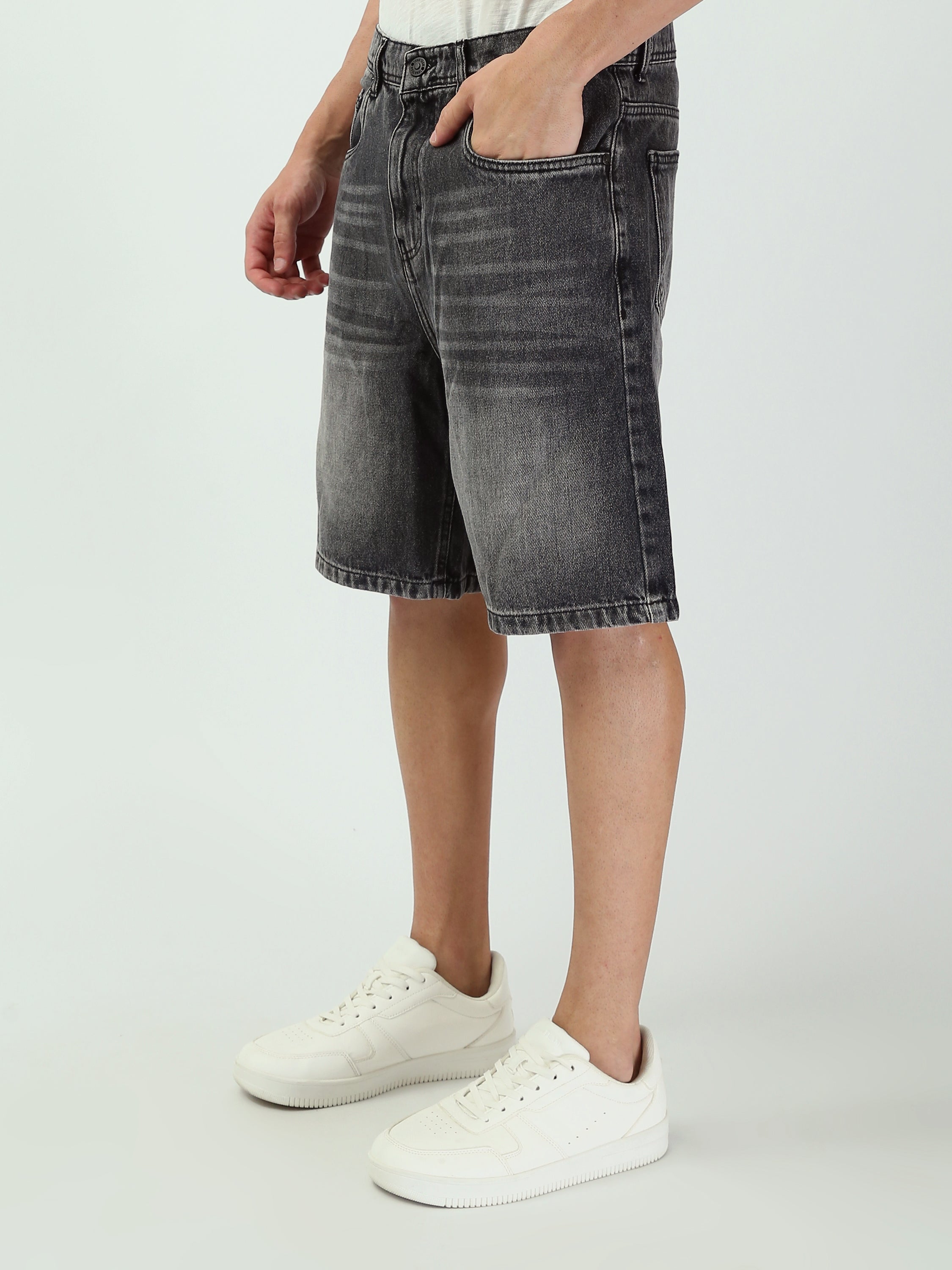 Short en jean pour homme au design moderne – SHR25SDBP30210TM1