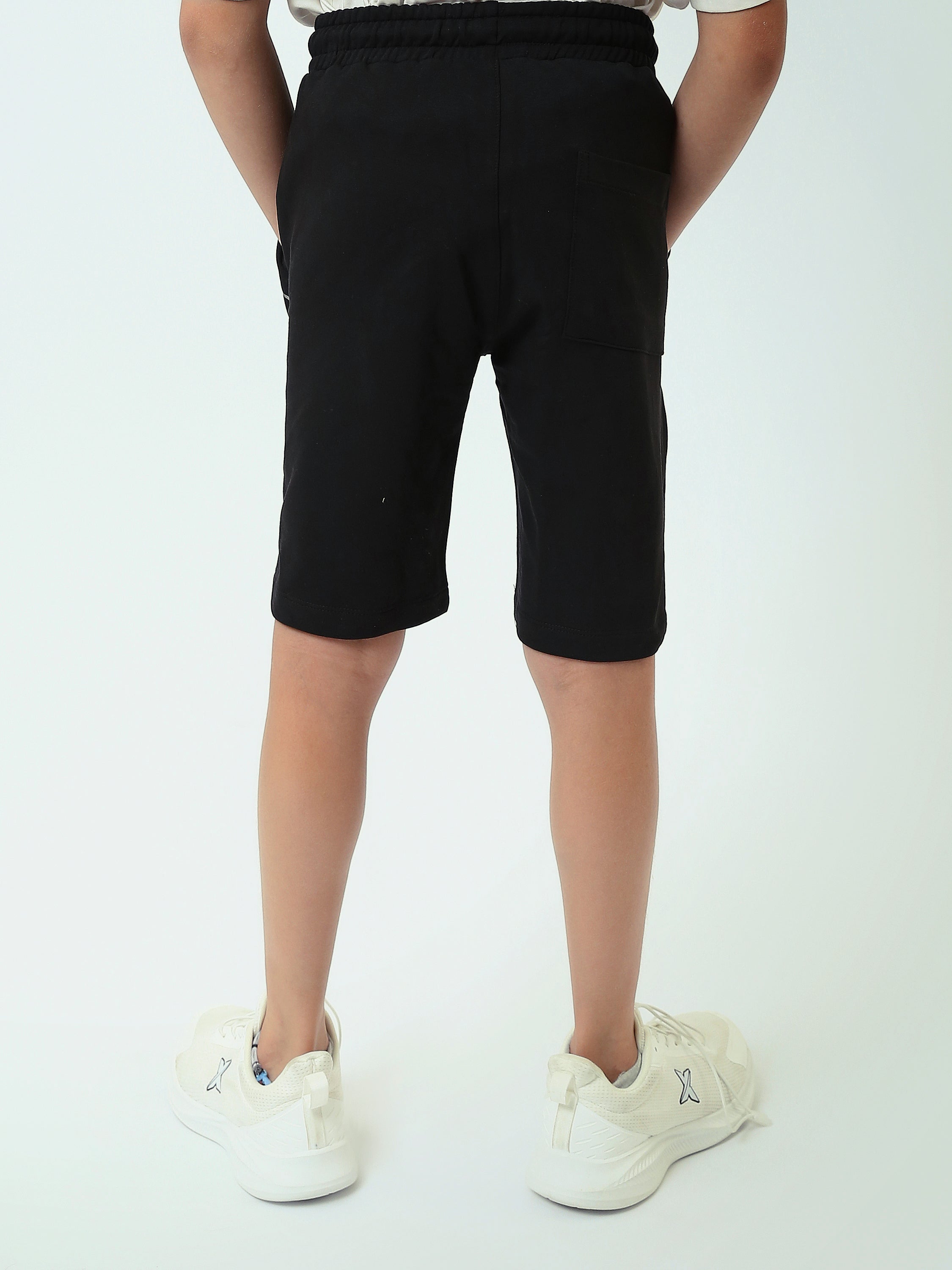Short enfant au design moderne avec imprimé audacieux – SHR25SMPS29170TB1
