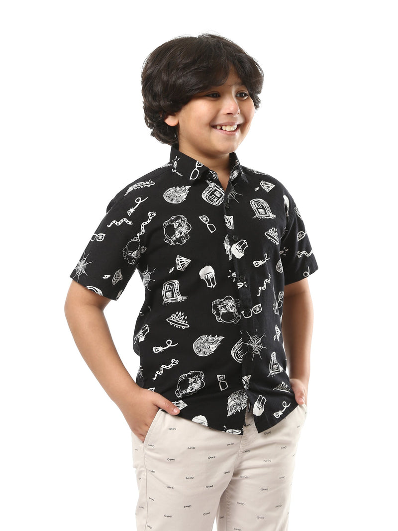 Chemise garçon à manches courtes avec imprimé distinctif – SSH24SAIC19405TB1