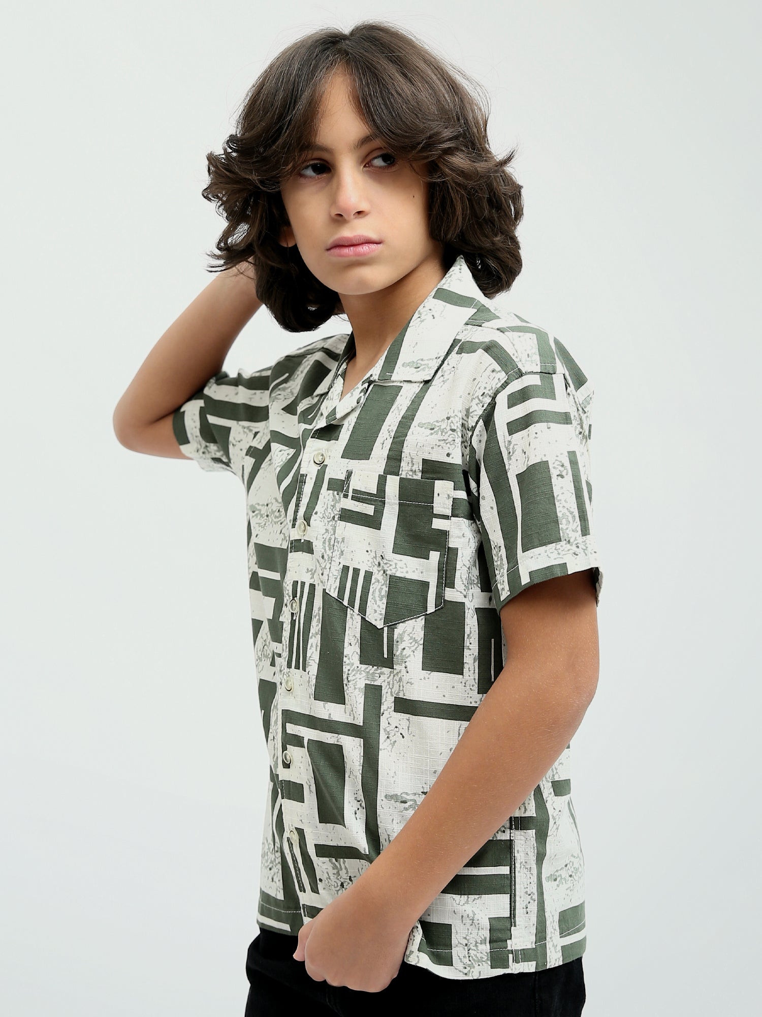 Chemise garçon à manches courtes imprimé géométrique vert olive - SSH24SASC31132TB1