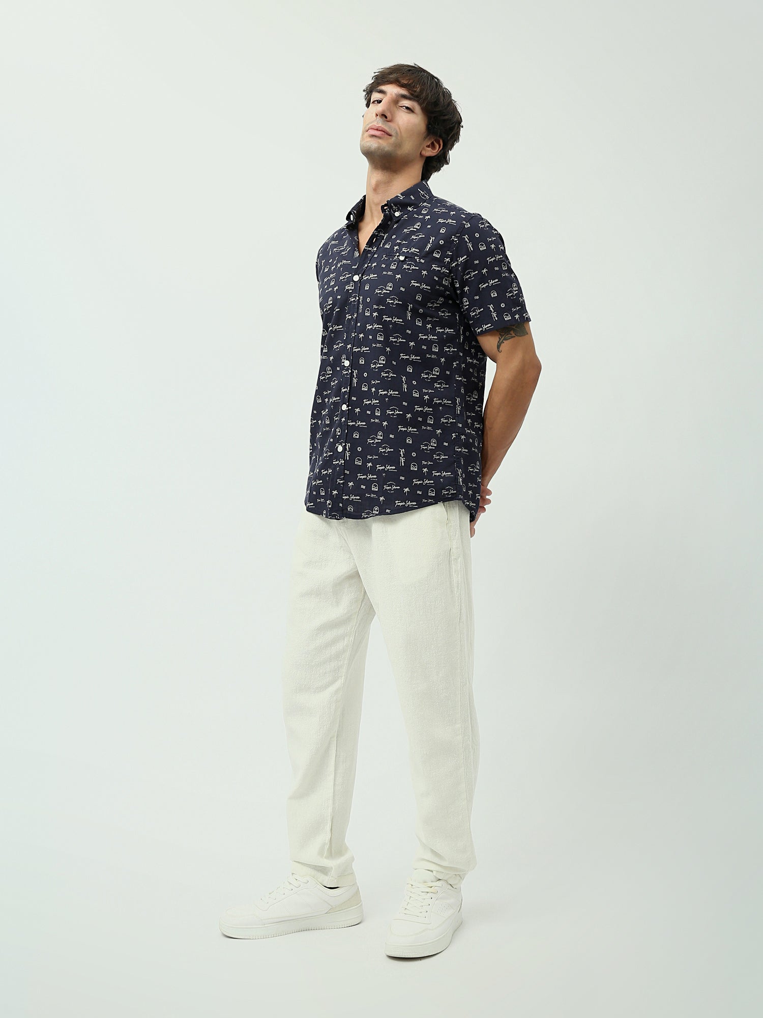Chemise homme blanche à motifs inspirés du voyage - SSH24SASS19525TM1
