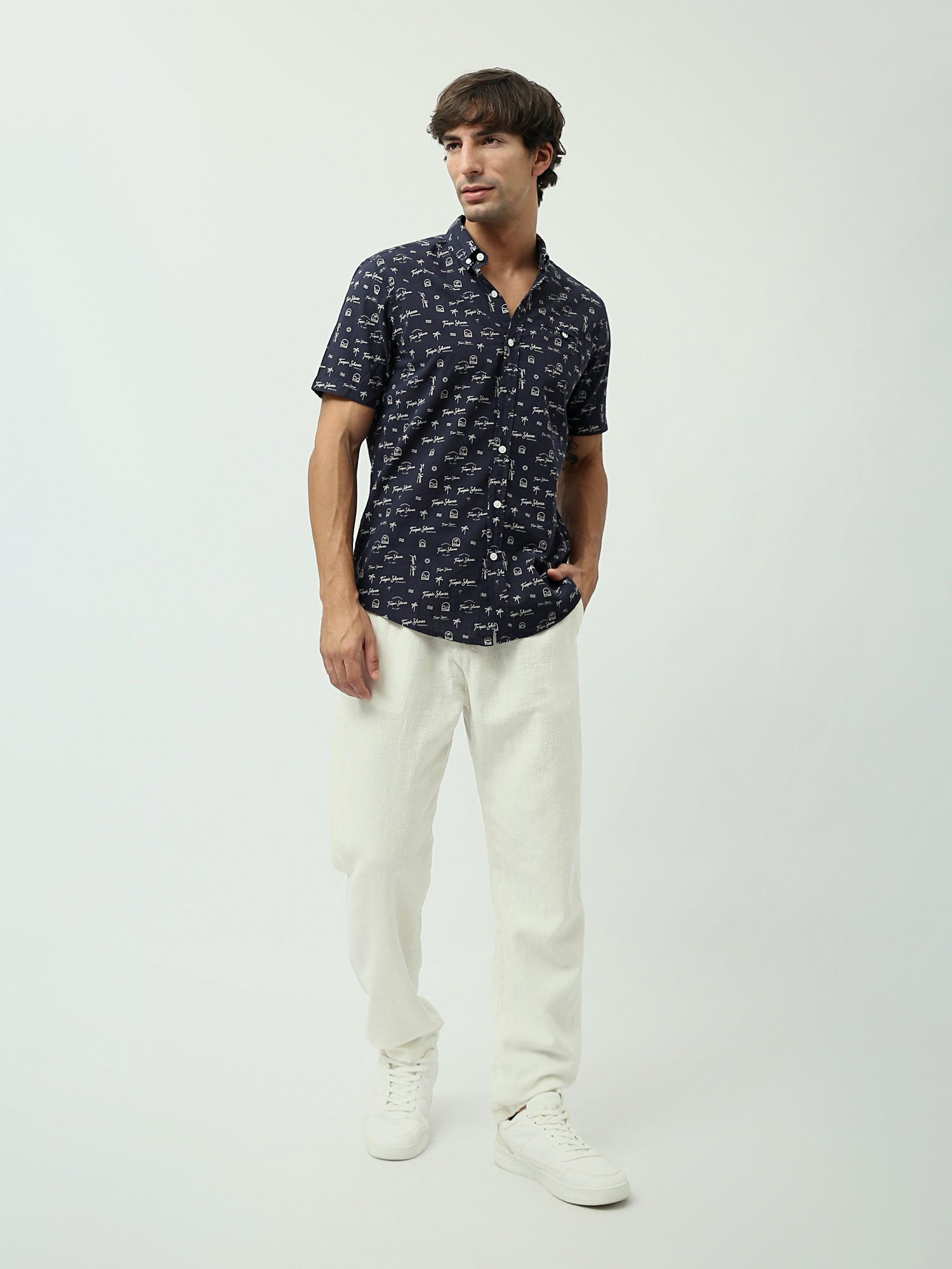 Chemise homme blanche à motifs inspirés du voyage - SSH24SASS19525TM1
