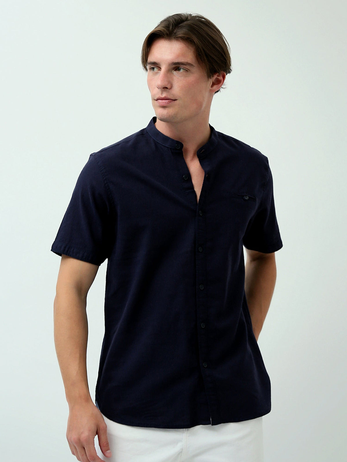 Chemise Homme à Manches Courtes – Design Moderne avec Col Ouvert et Boutons - SSH24SEIS19432TM1
