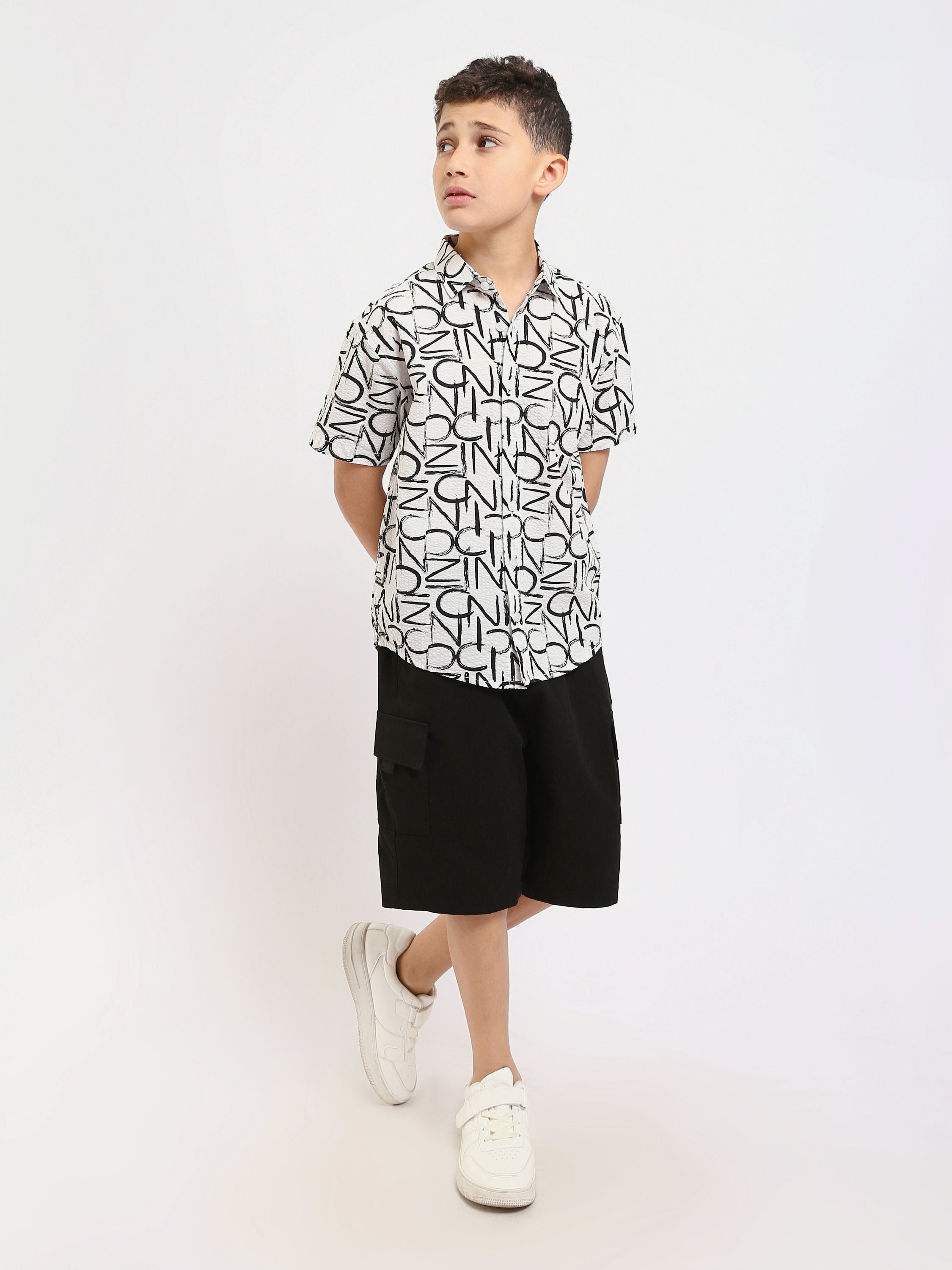 Chemise enfant manches courtes à motifs lettres modernes - SSH25SARR19419TB1