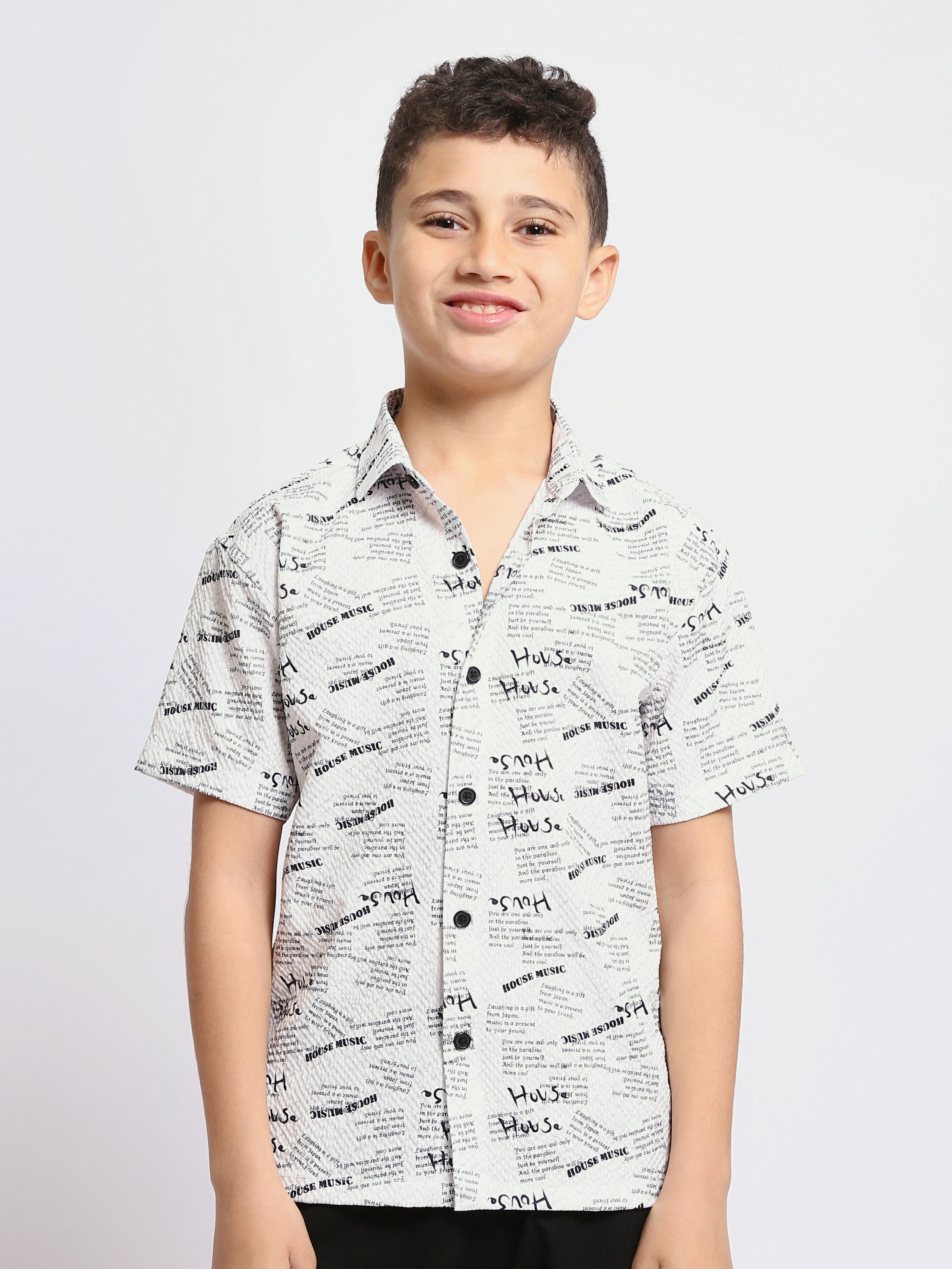 T‑shirt pour enfants blanc avec des inscriptions « HOUSE MUSIC » décoratives – SSH25SAUC19504TB1