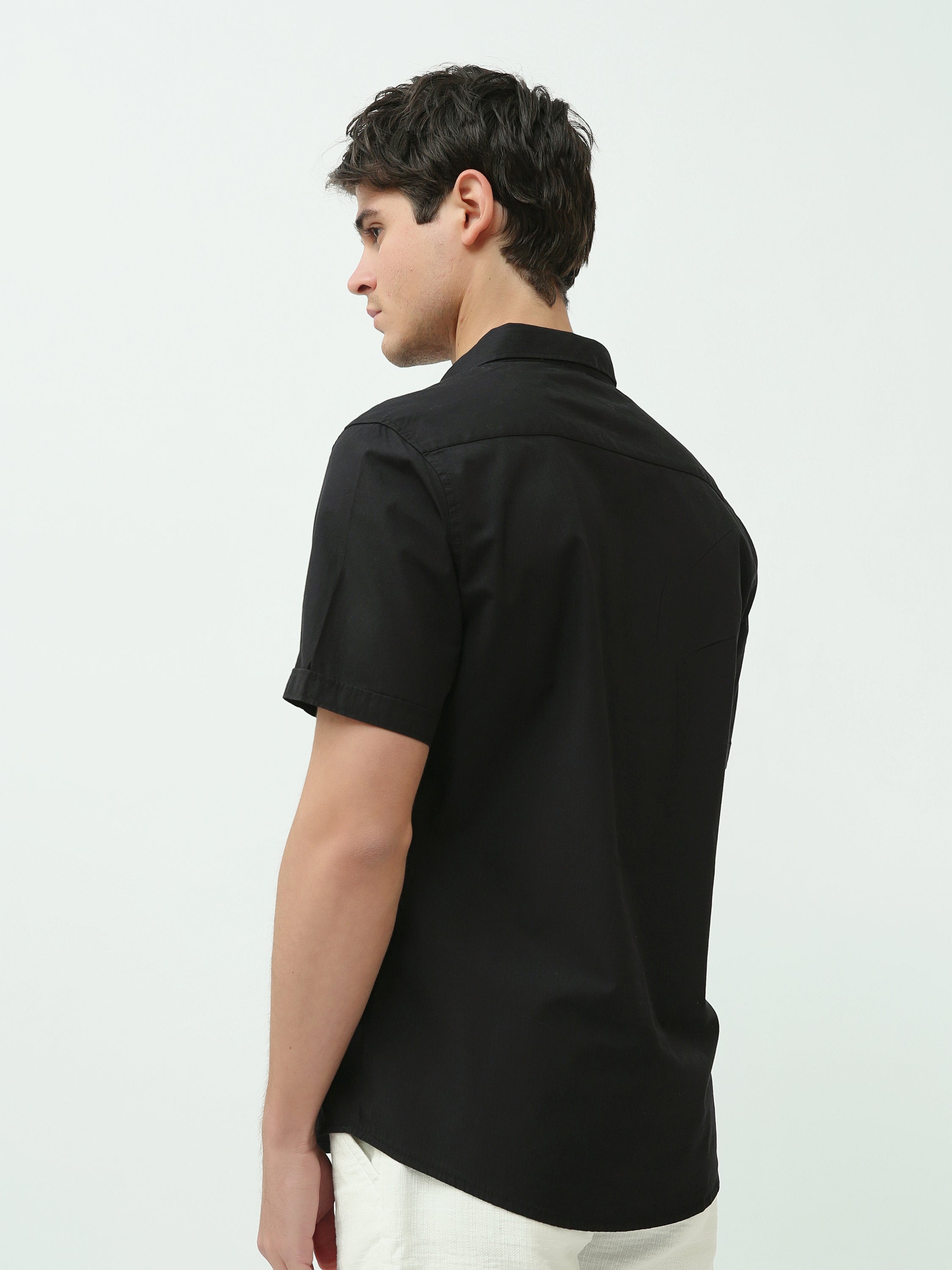 Chemise Homme Slim Fit – Couleurs Noir et Off-White – SSH25SECR16110TM1