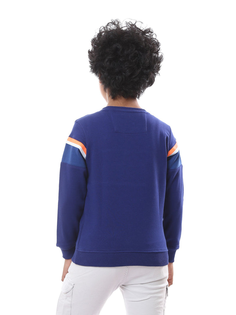 سويت شيرت أطفال باللون الأزرق مع طباعة جريئة - SWS23WMIL31418TB1