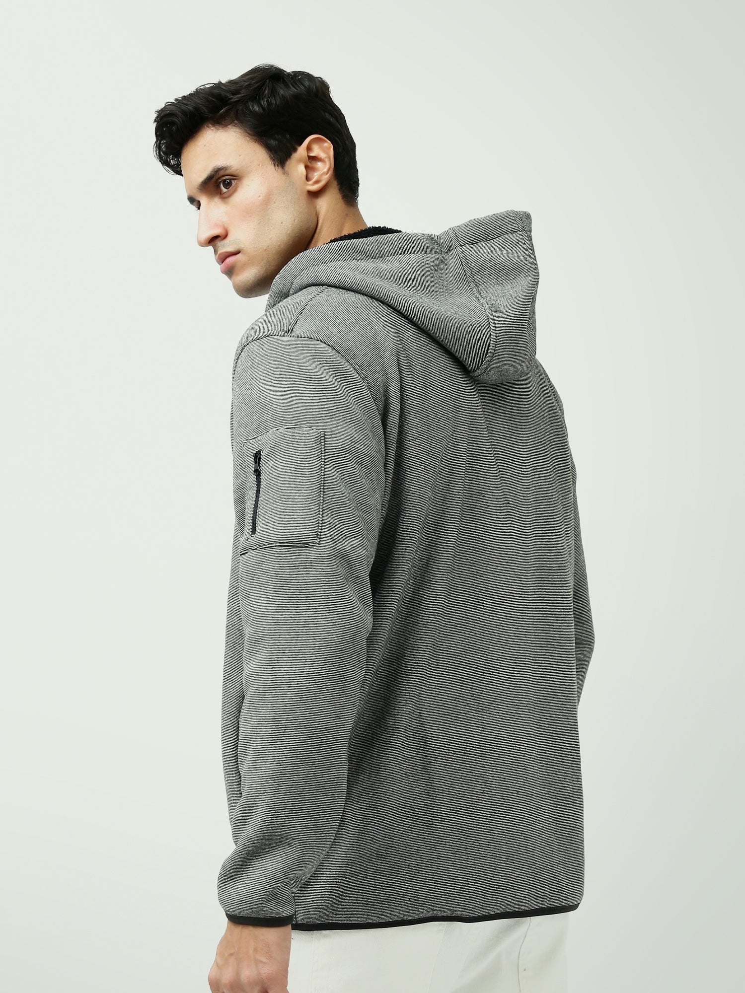 Veste homme à capuche au design moderne avec poches latérales – SWS24WZPS26033TM1