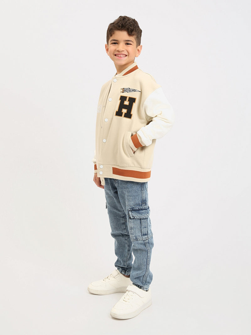 Veste teddy garçon à boutons-pression, style varsity, patchs “H” et finitions contrastées - SWS25WBNS76026MB1