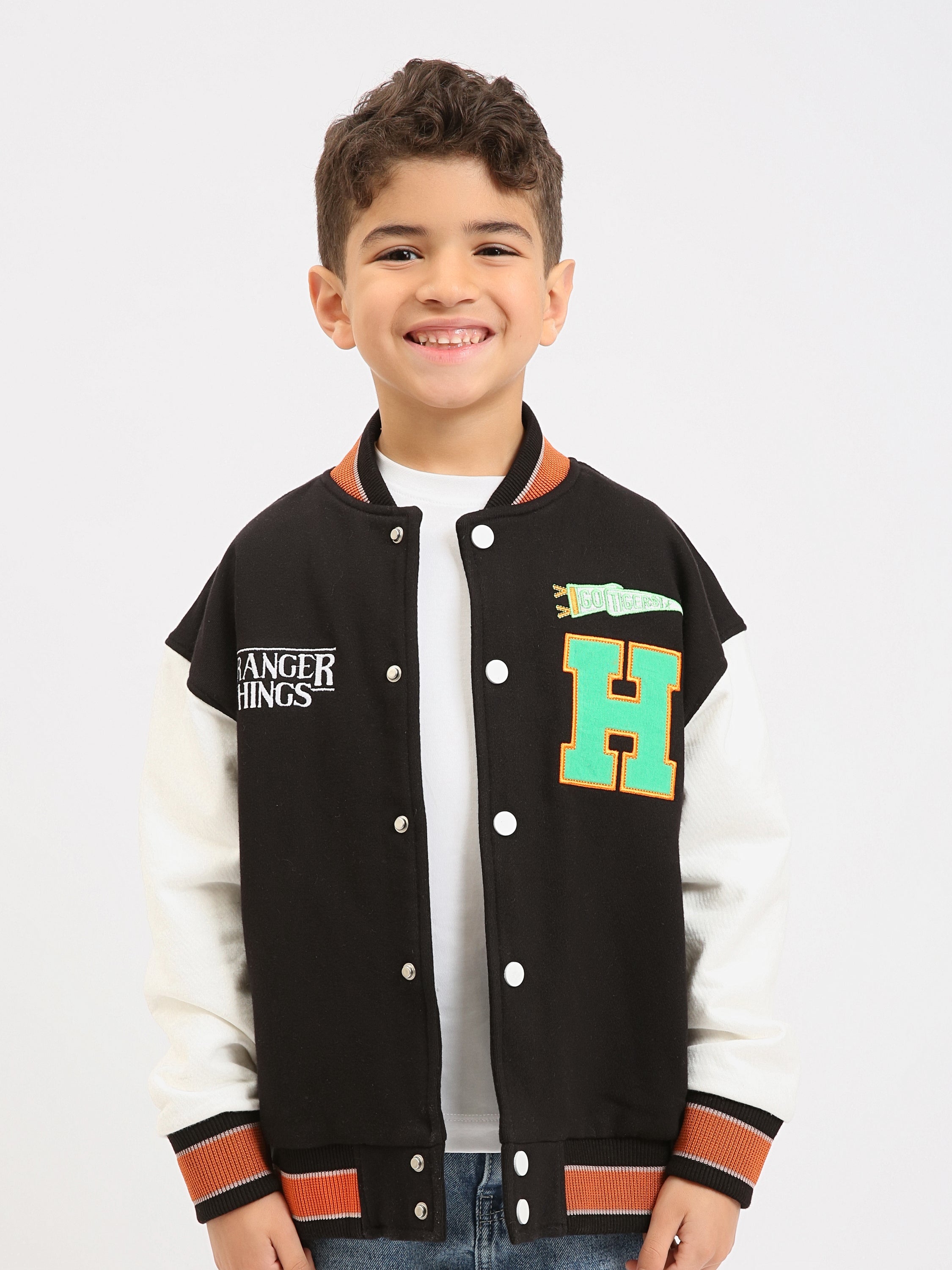 Veste teddy garçon à boutons-pression, style varsity, patchs “H” et finitions contrastées - SWS25WBNS76026MB1