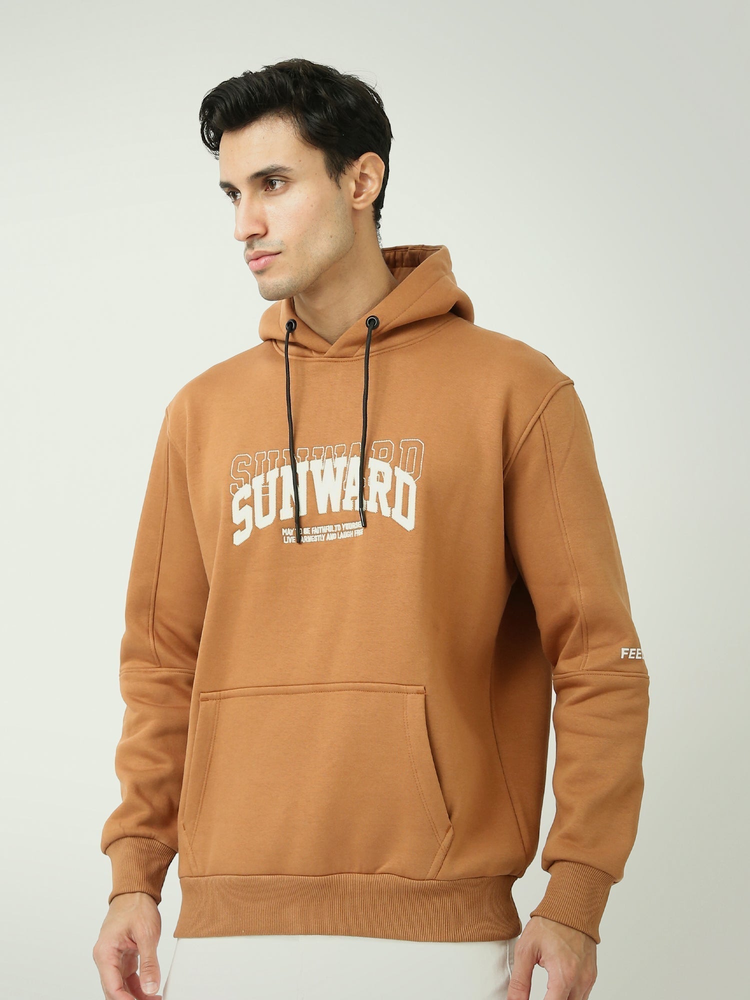 هودي رجالي أوفر سايز بطبعة SUNWARD بتصميم عصري ولون دافئ -  SWS25WHEK26280TM1