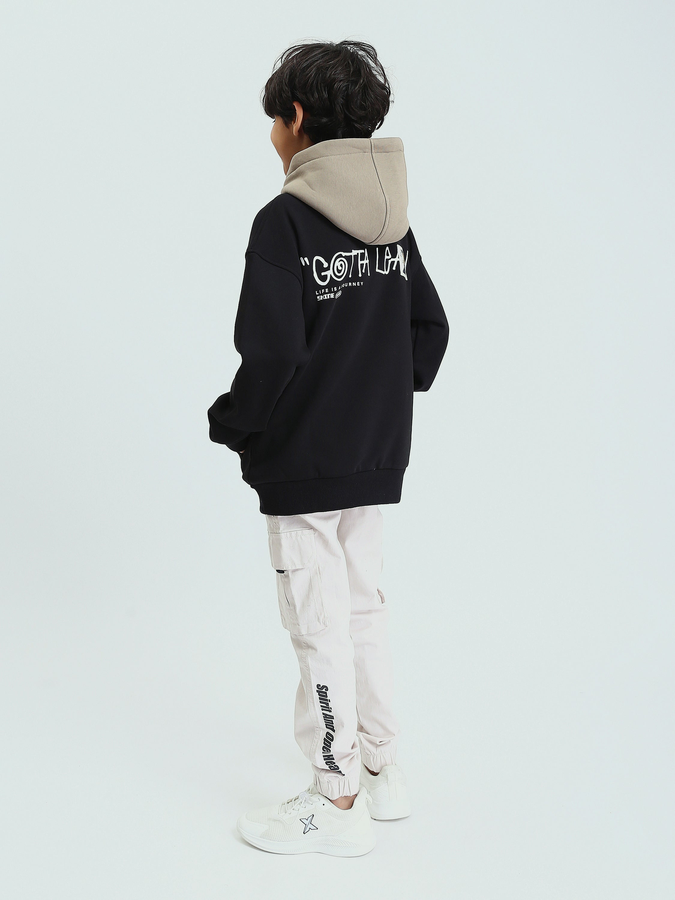 Sweat à capuche garçon bicolore, avec poche kangourou & imprimé – SWS25WHNK26273TB1