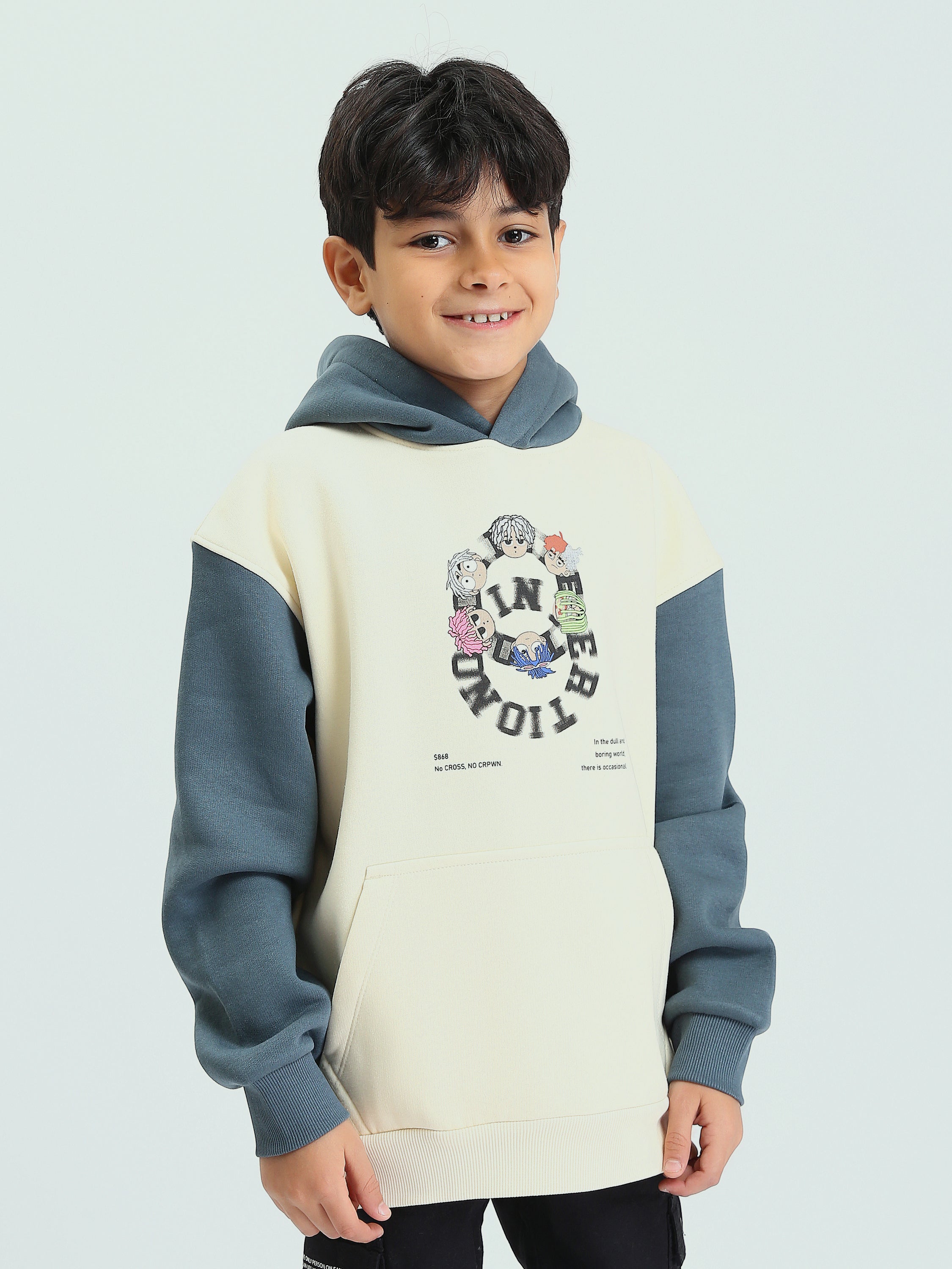 Sweat à capuche garçon bicolore avec poche kangourou – SWS25WHNK31527TB1