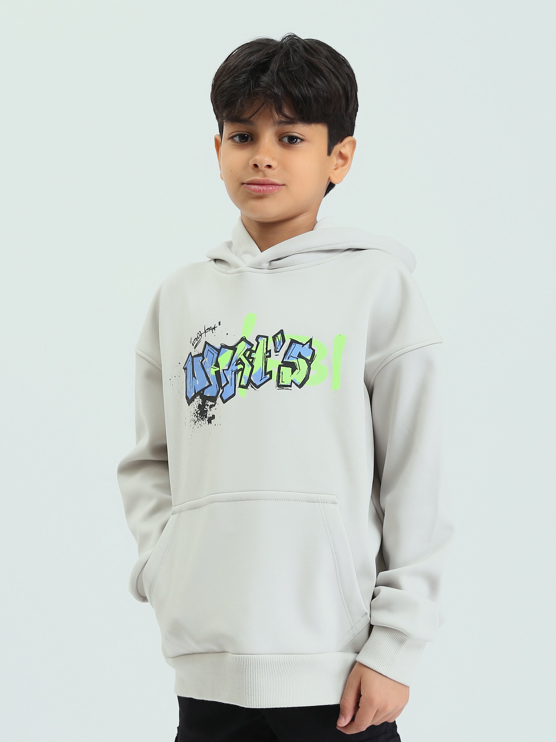 Sweat à capuche garçon avec imprimé graffiti et poche kangourou – SWS25WHNK31528TB1