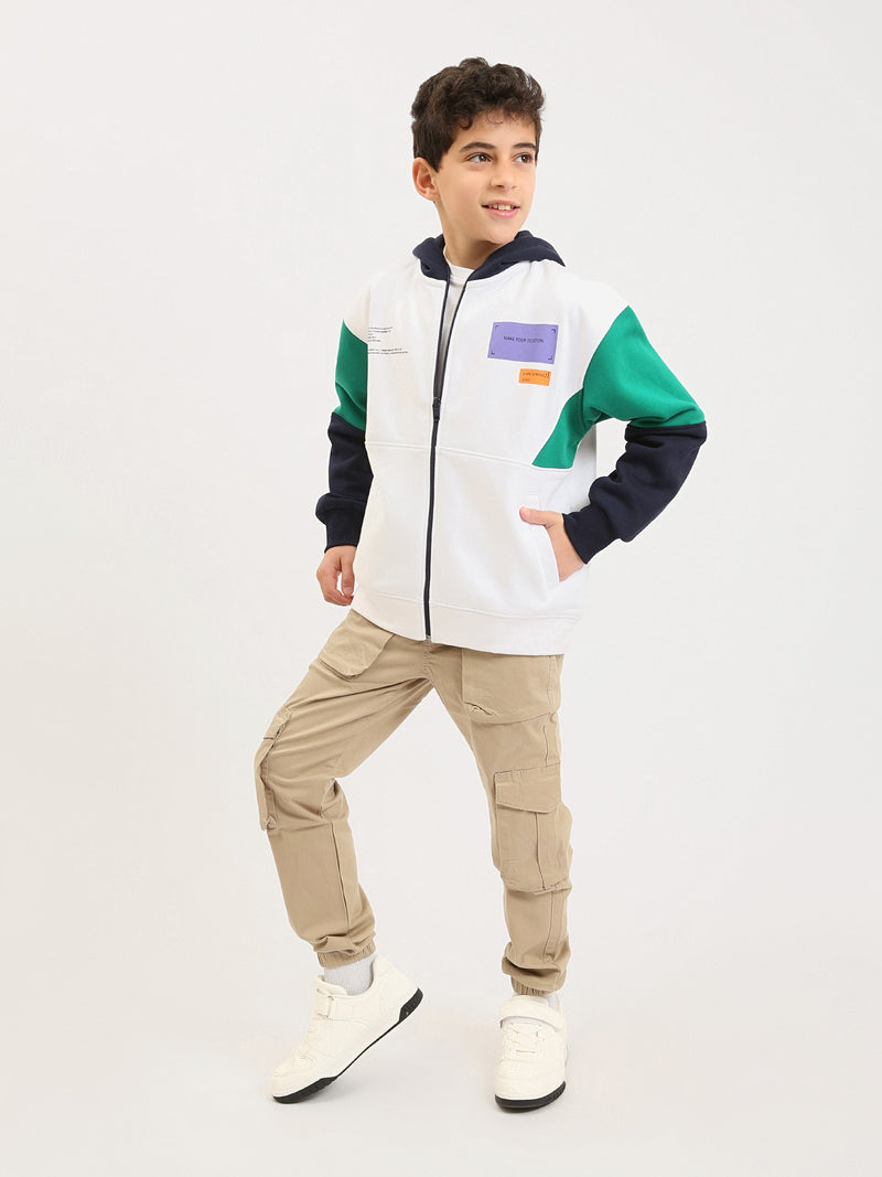 Sweat à capuche zippé garçon ado, bicolore blanc avec manches contrastées, poches et badges - SWS25WHNK76025MJ1