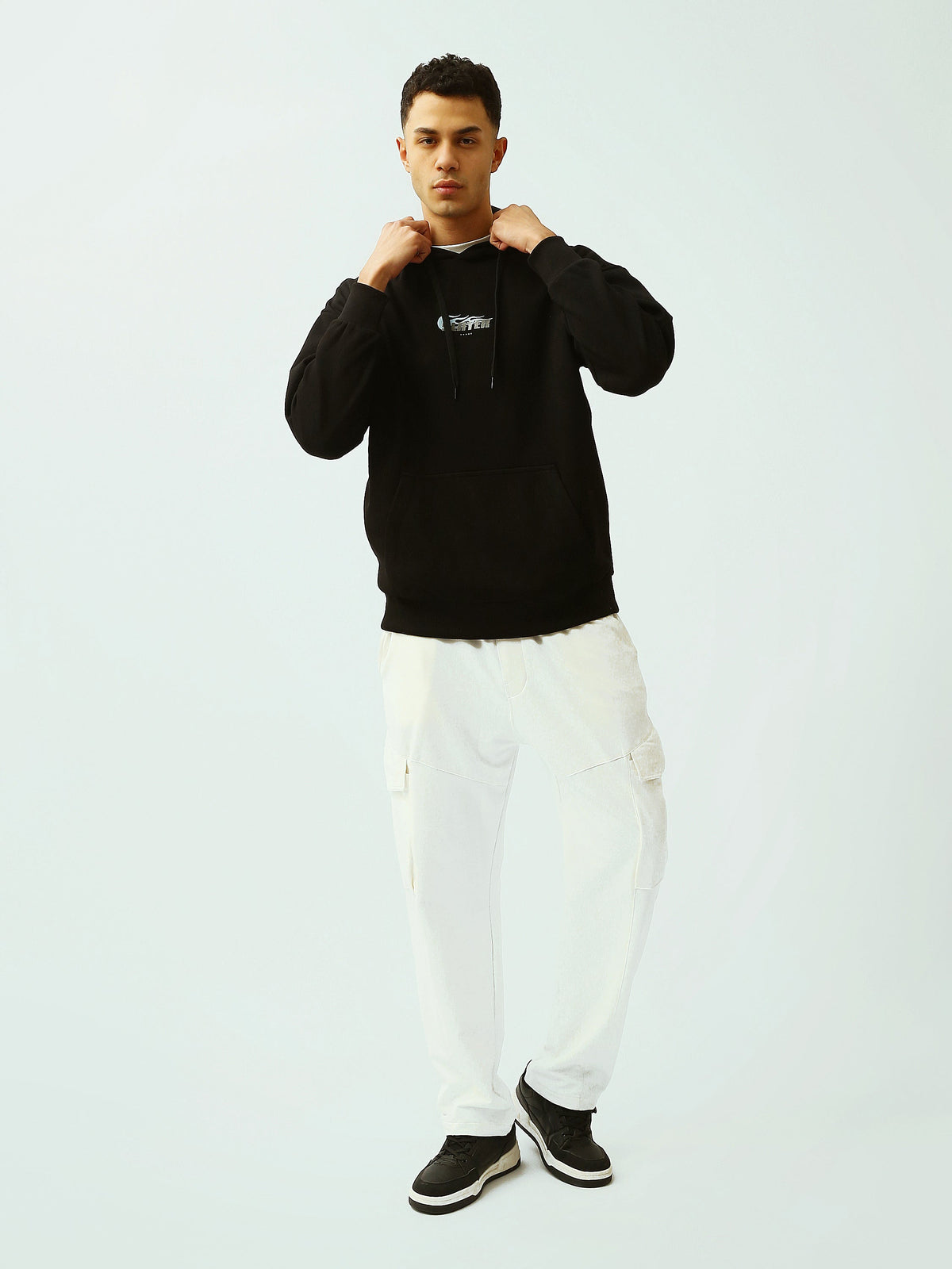 Sweat à Capuche Homme Noir Oversize avec Logo – Style Streetwear - SWS26WHNK26522TM1