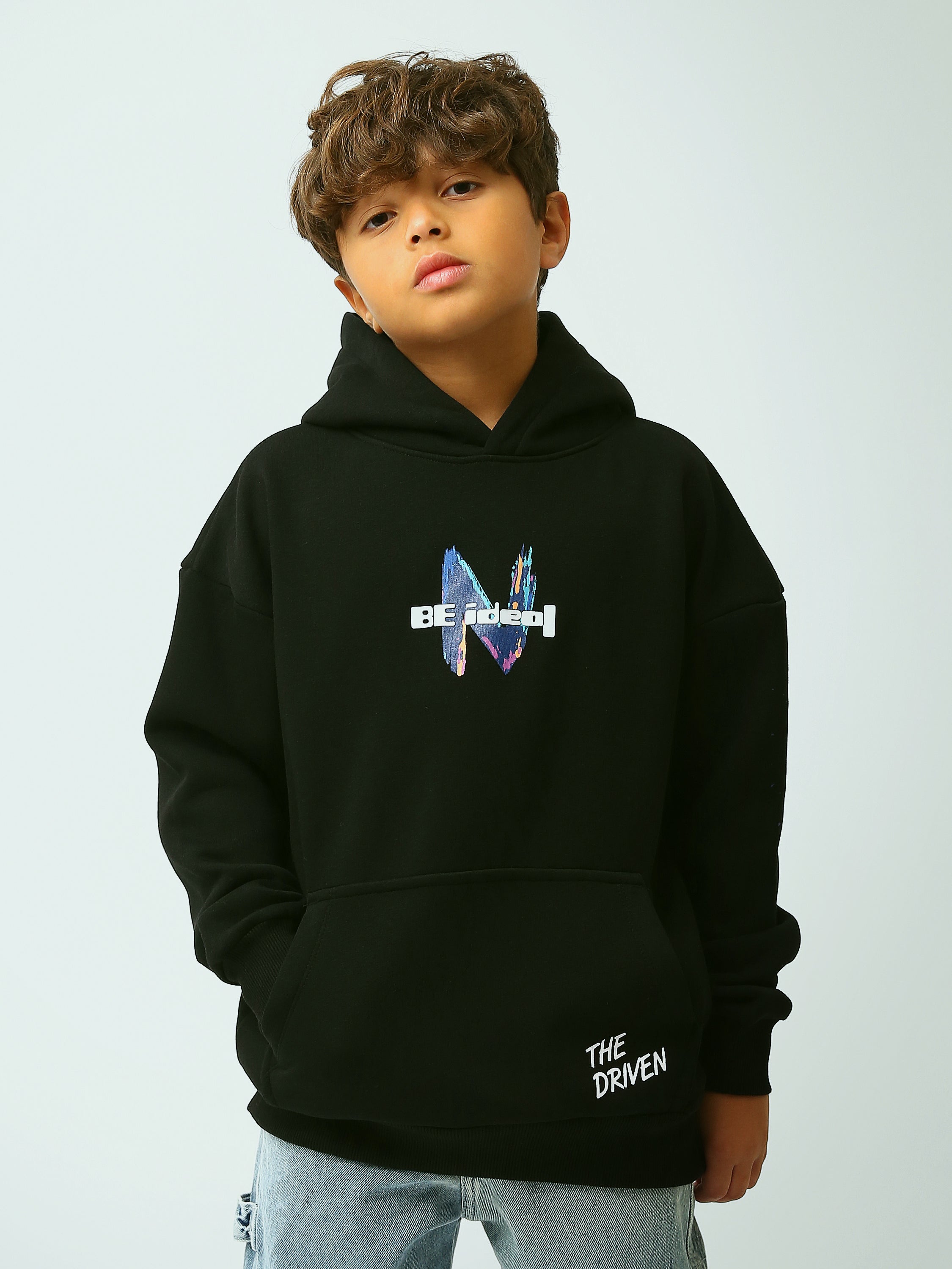 Sweat à capuche garçon noir avec imprimé “Be Ideal” et détail “The Driven”, style streetwear - SWS26WHNK31629TB1