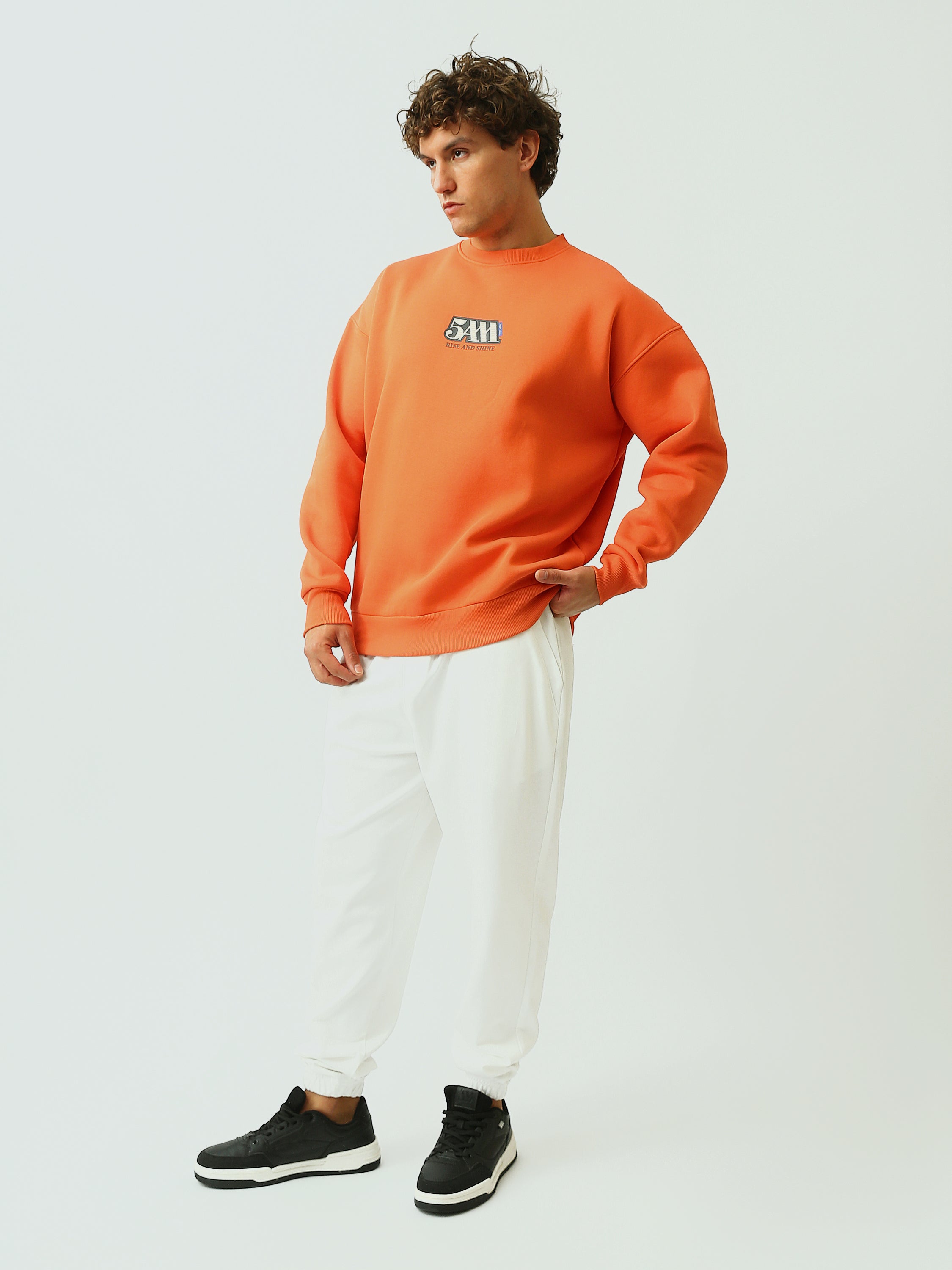 Sweat-shirt homme orange col rond – Style urbain avec logo imprimé - SWS26WRNL26581TM1