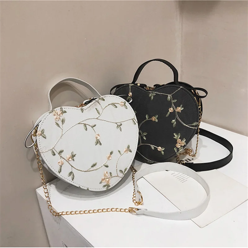 2023 New Lace Shoulder Bag Peach Heart Women Bags Embroidery Handbag Portable Girl Diagonal Bag Heart-shaped Chain Bag For Girl