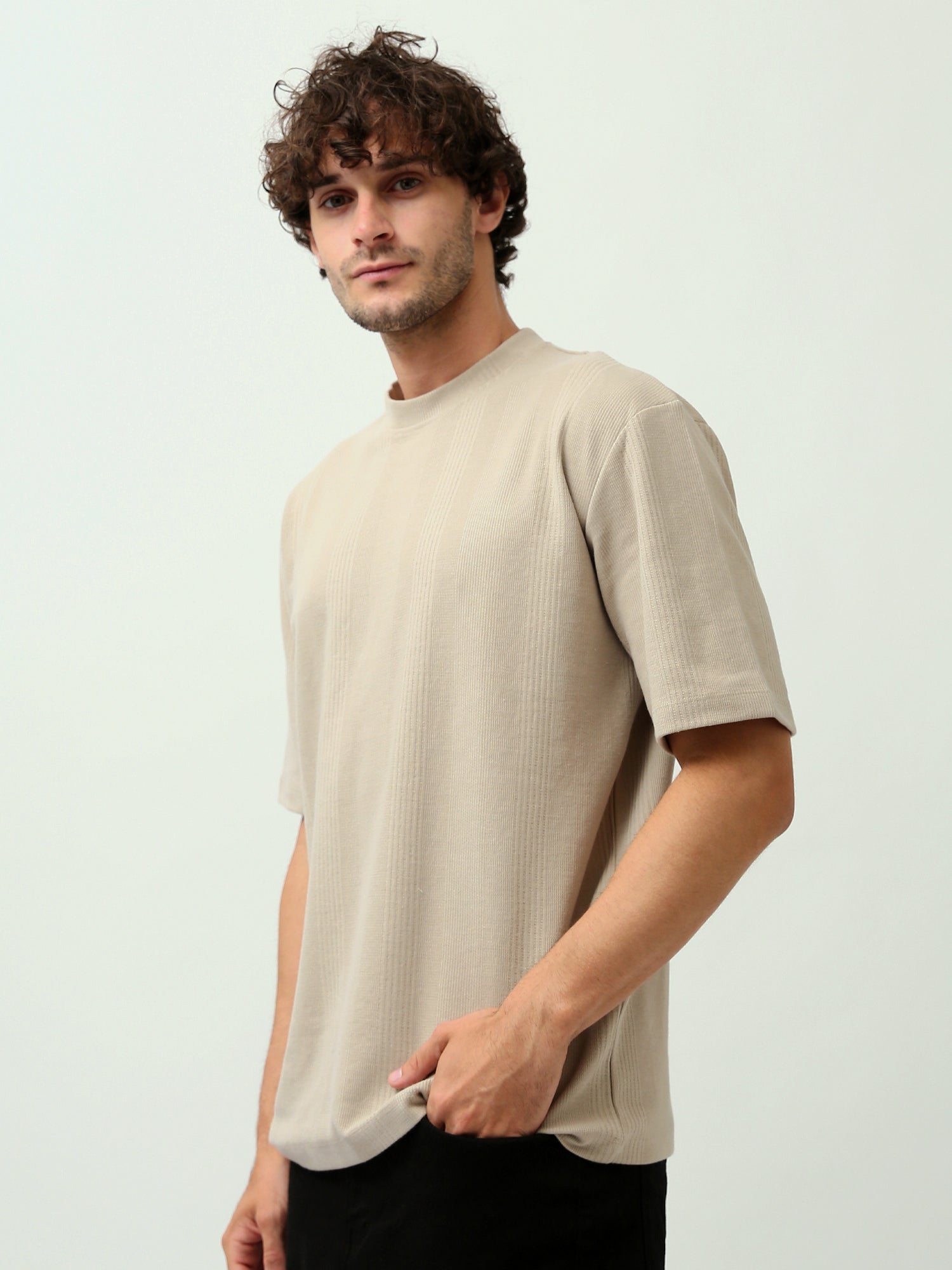 T-shirt beige homme en tissu côtelé – Confort et style décontracté - TSH24SBRO15006TM1