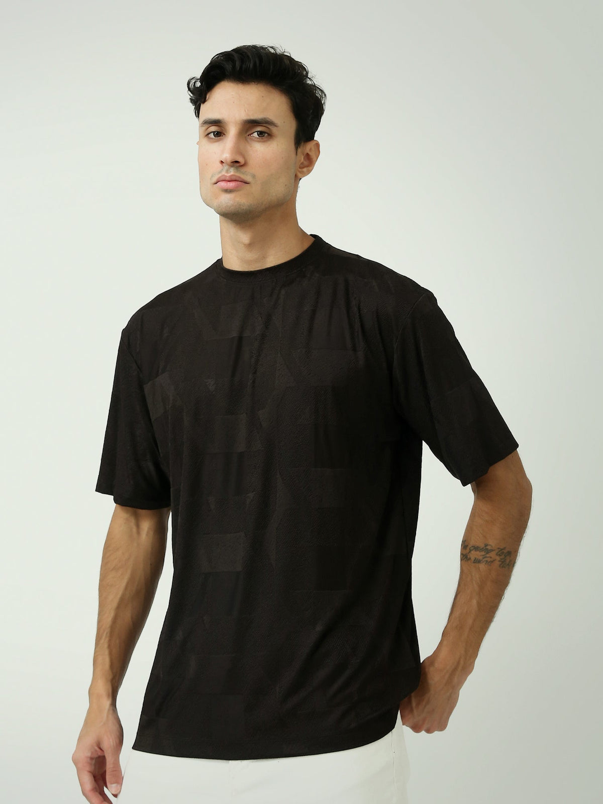 T-shirt Homme – Design Texturé en Noir – TSH24SBRO20085TM1