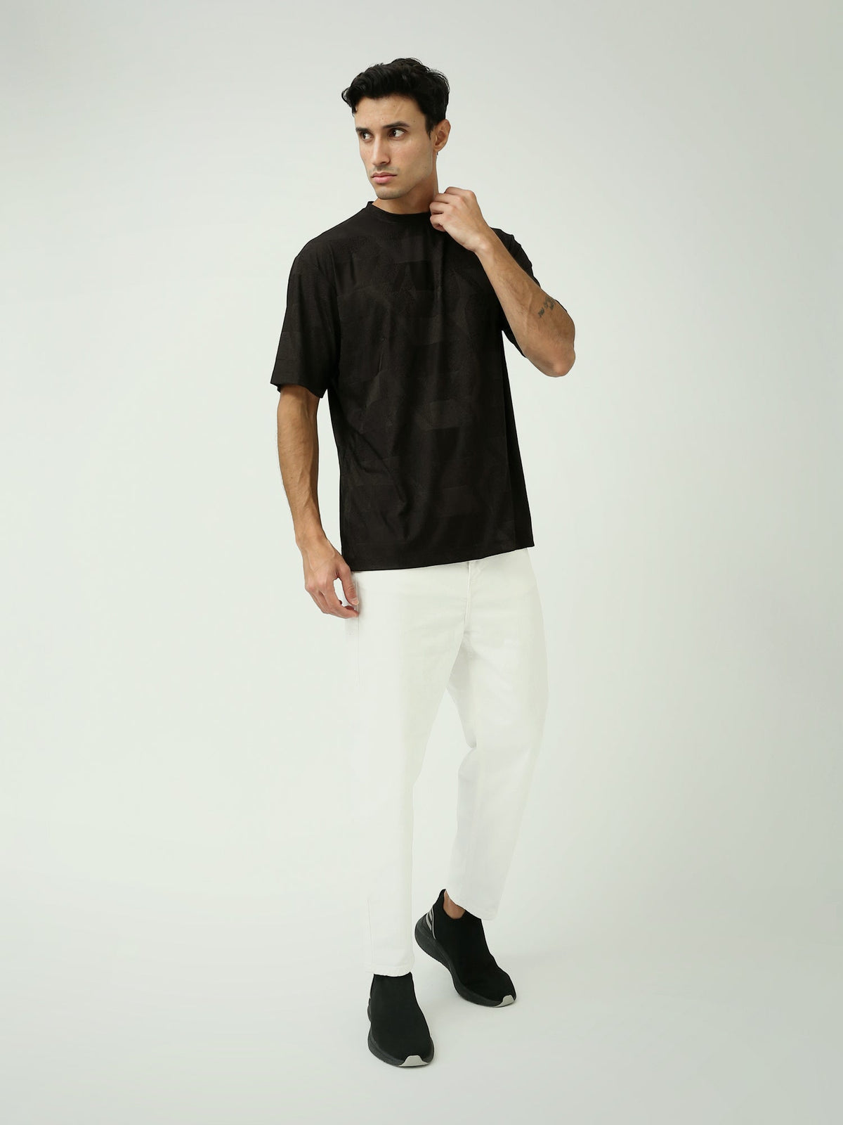 T-shirt Homme – Design Texturé en Noir – TSH24SBRO20085TM1