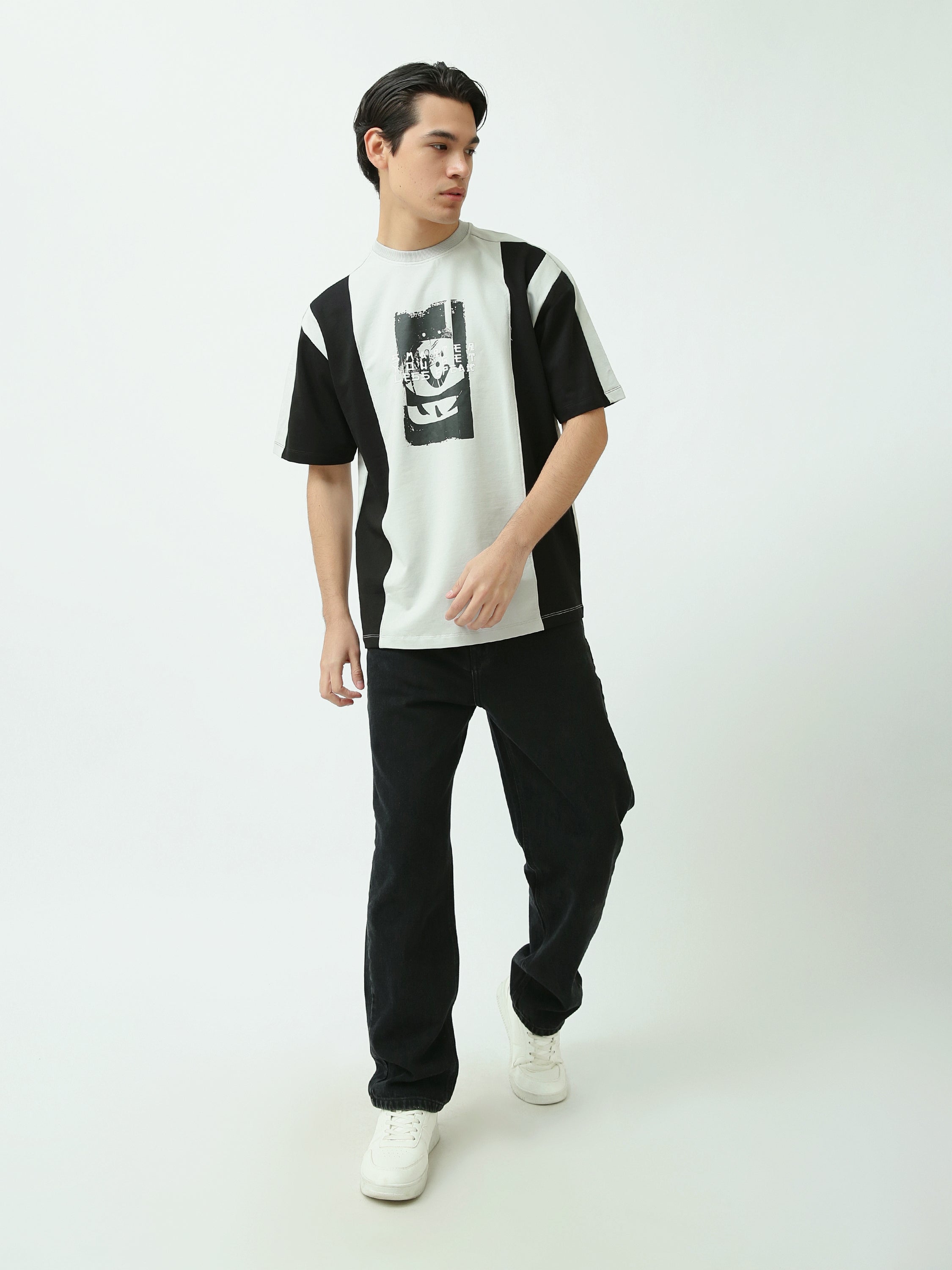 Ajoutez une touche moderne avec ce polo pour homme aux tons noir et gris, référence  - TSH24SCRO20190TM1.