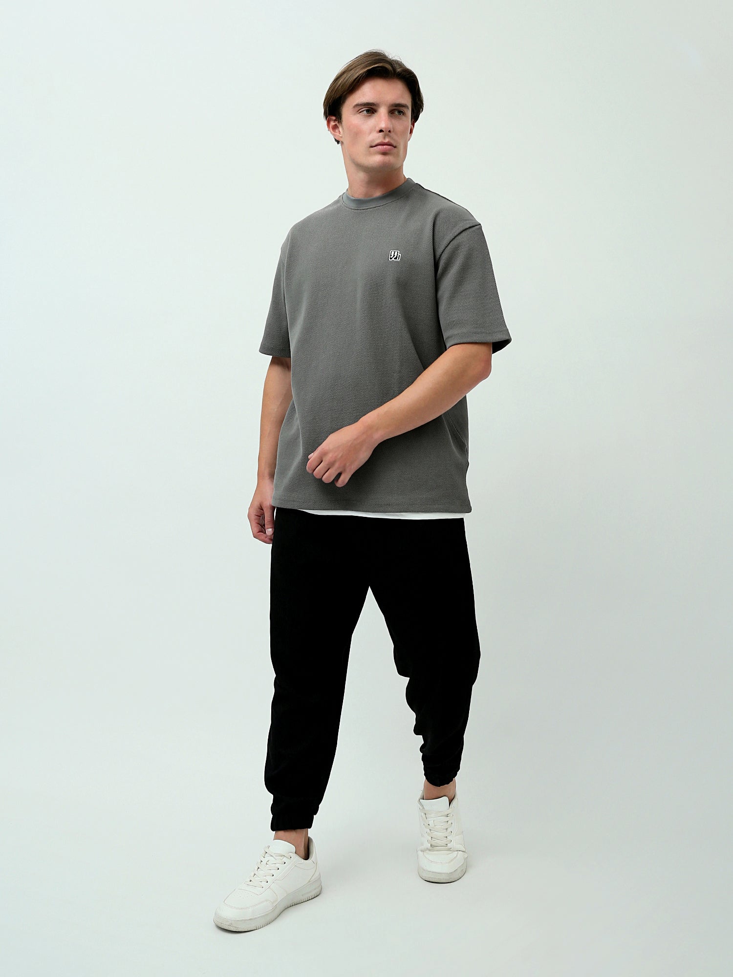 T-shirt pour homme décoré à manches courtes - Design moderne avec logo - TSH24SERO20000TM1