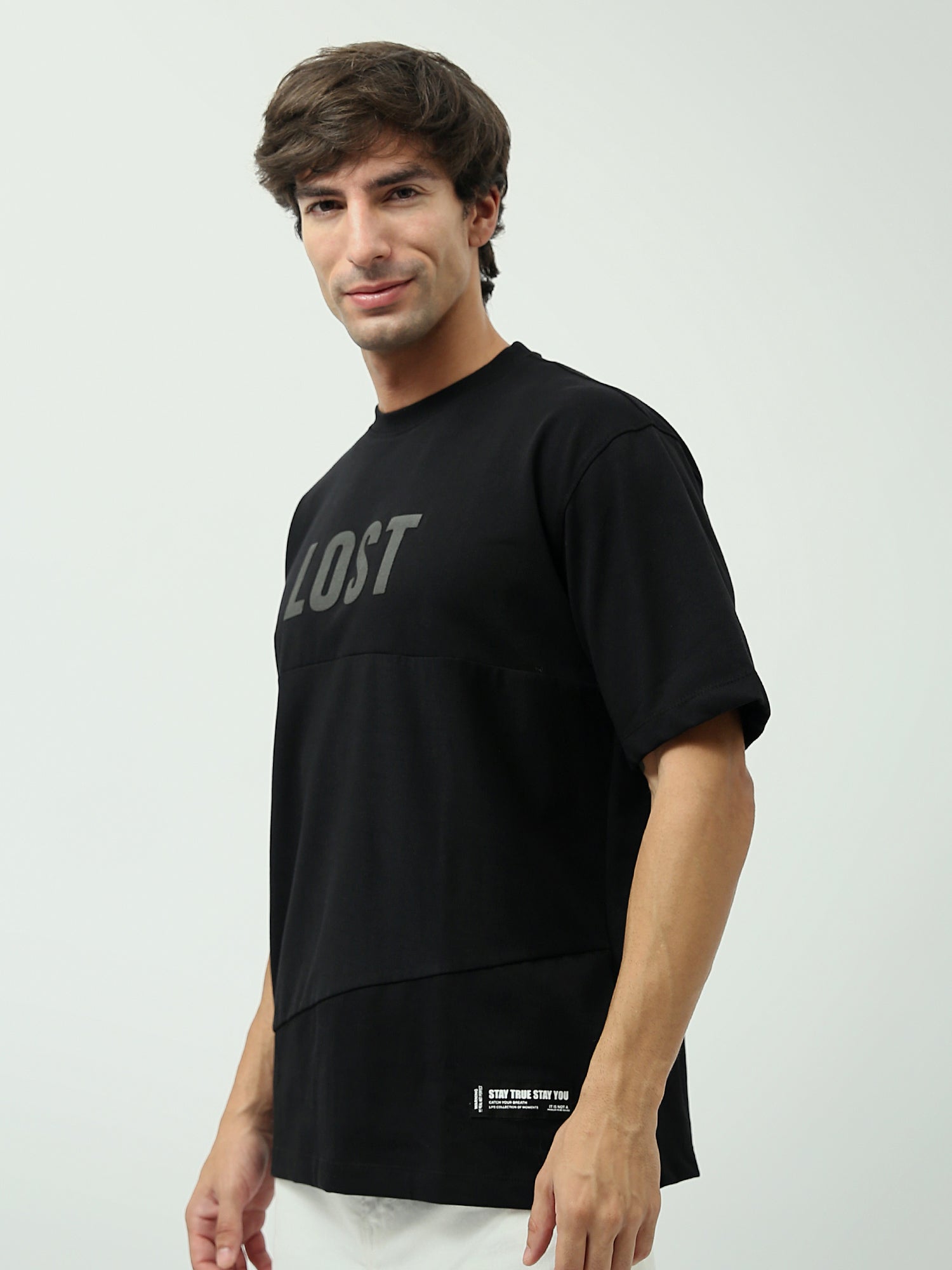 T‑shirt pour homme au design moderne avec l’inscription « LOST » – TSH24SPRO20070TM1