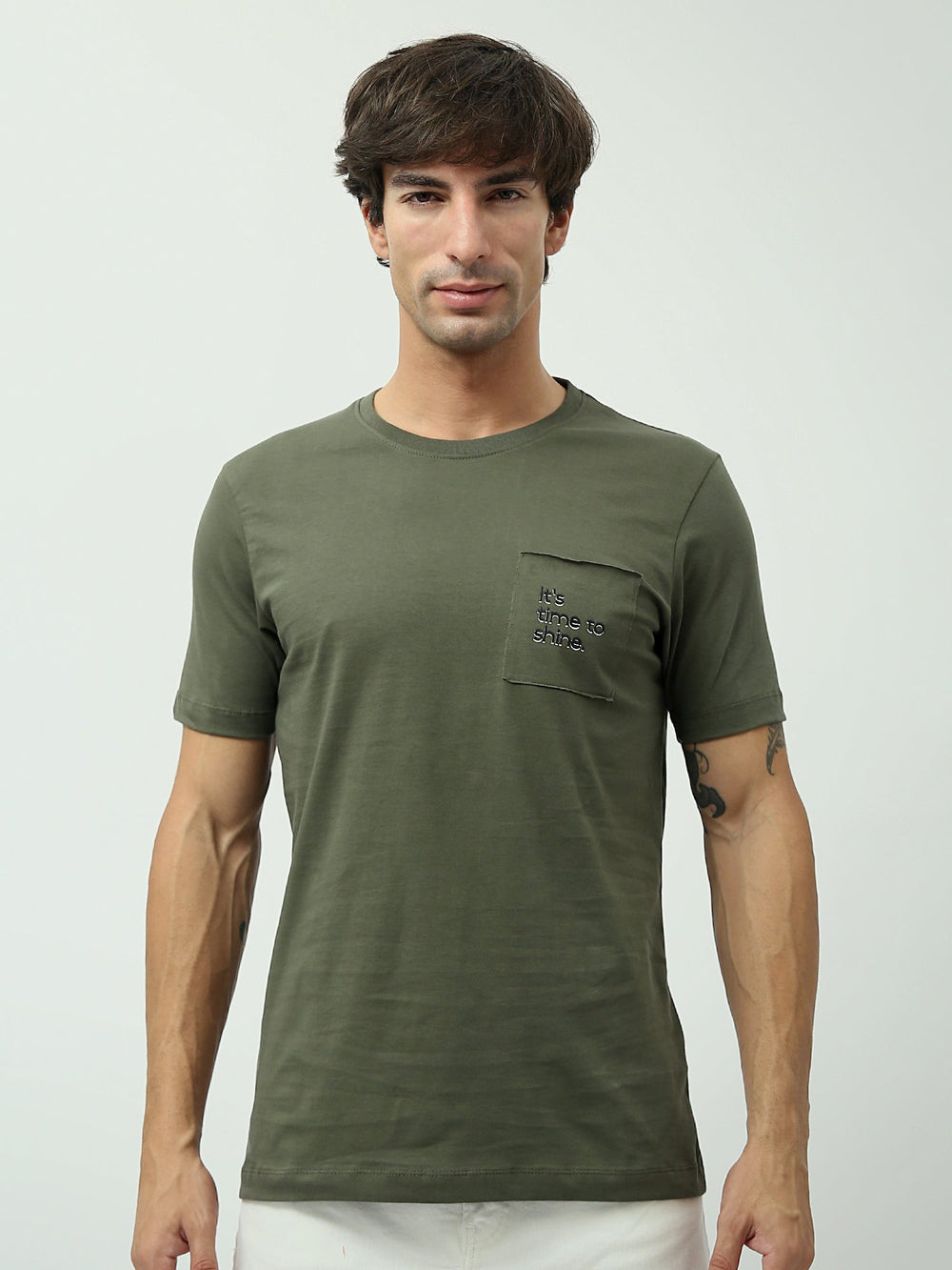 T-shirt pour homme "It's time to shine" – Couleur olive avec poche - TSH24SPRS20264TM1