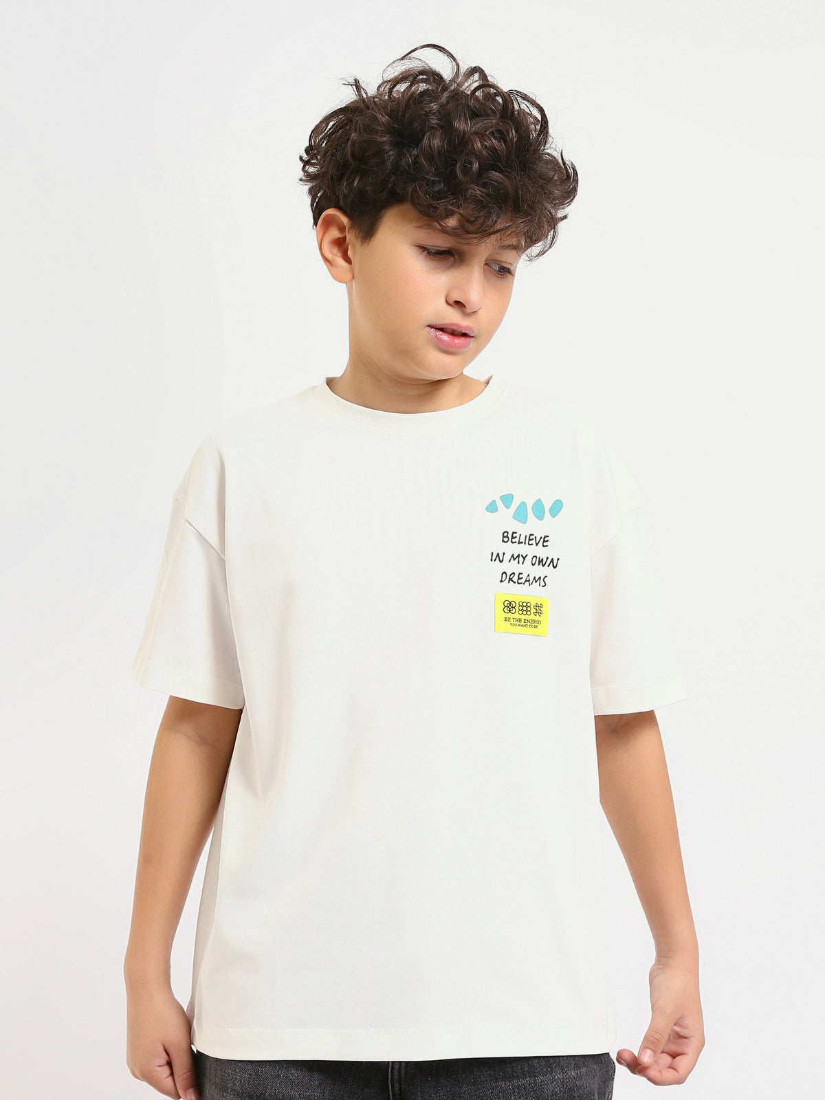 T-shirt Garçon Off-White "Believe in My Own Dreams" – Design Coloré et Inspirant - TSH25SPRO32696TB1