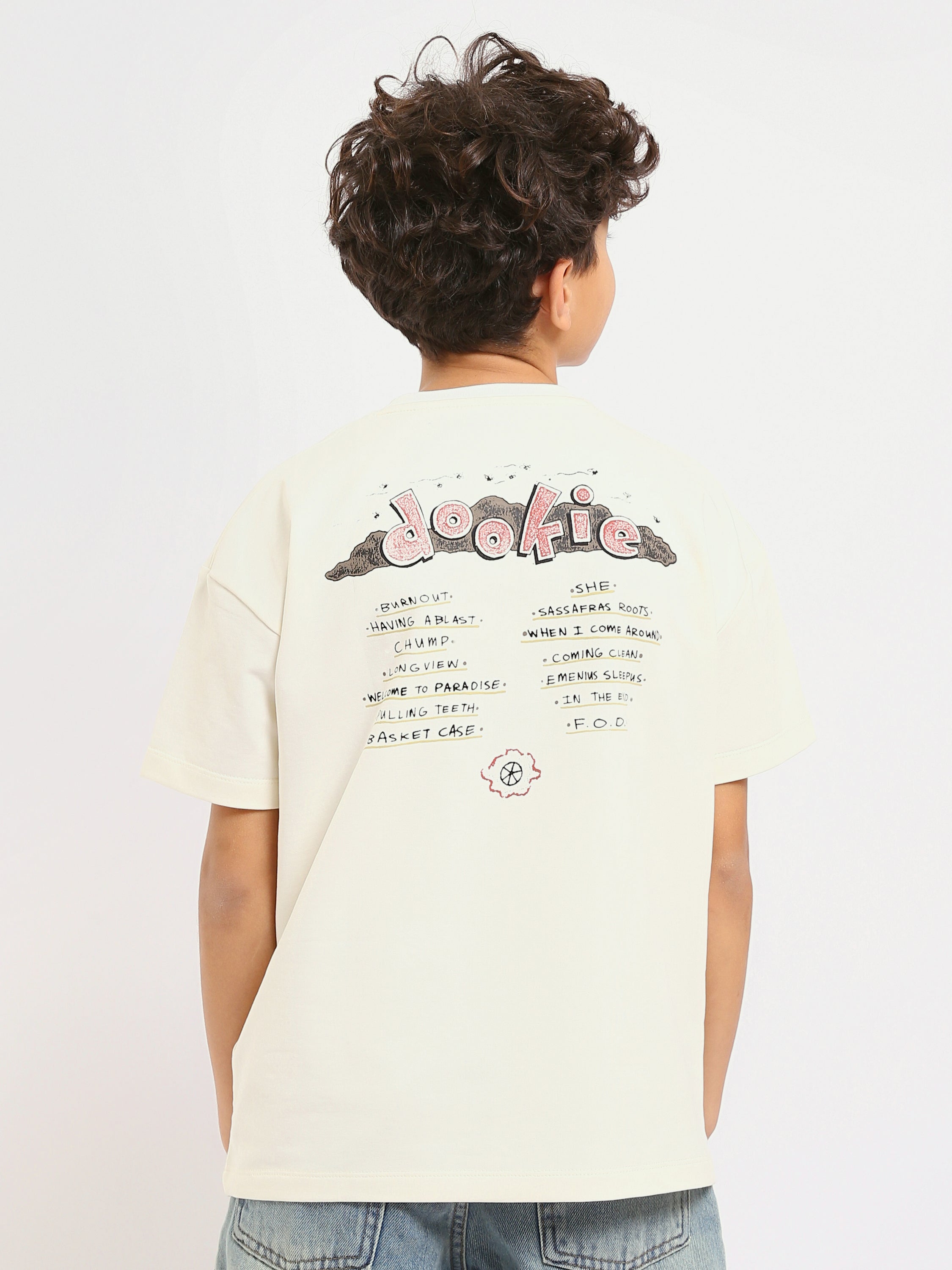 T-shirt off-white garçon avec imprimé "GREEN DAY" – Style dynamique et créatif - TSH25SPRO32701TB1