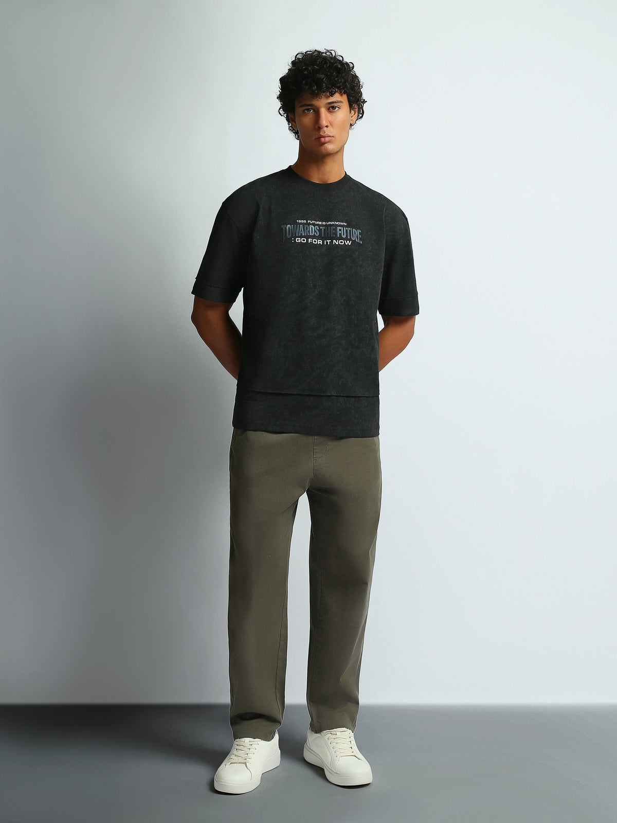 T-Shirt Homme Oversize Effet Délavé à Imprimé Graphique - SH26SARO20058TM1