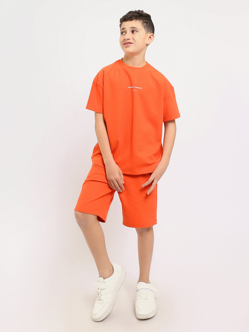 Ensemble enfant t-shirt et short au design moderne – TST25SSNP15028TB1