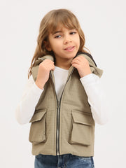 Gilet sans manches fille matelassé à capuche avec poches à rabat - VST25AWBL71217MG1