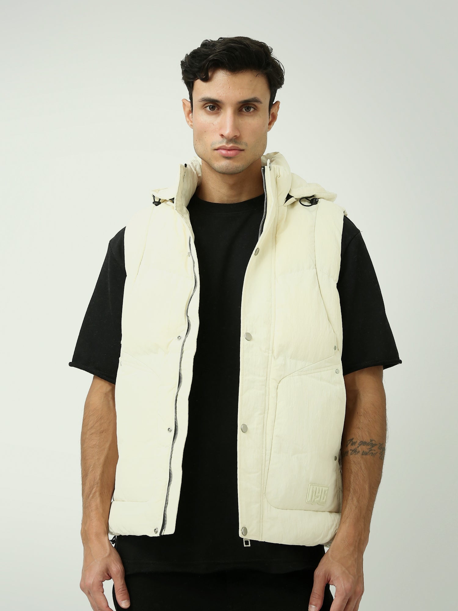 Gilet rembourré sans manches pour homme – Couleur off-white avec capuche ajustable - VST25WWBP28545TM1