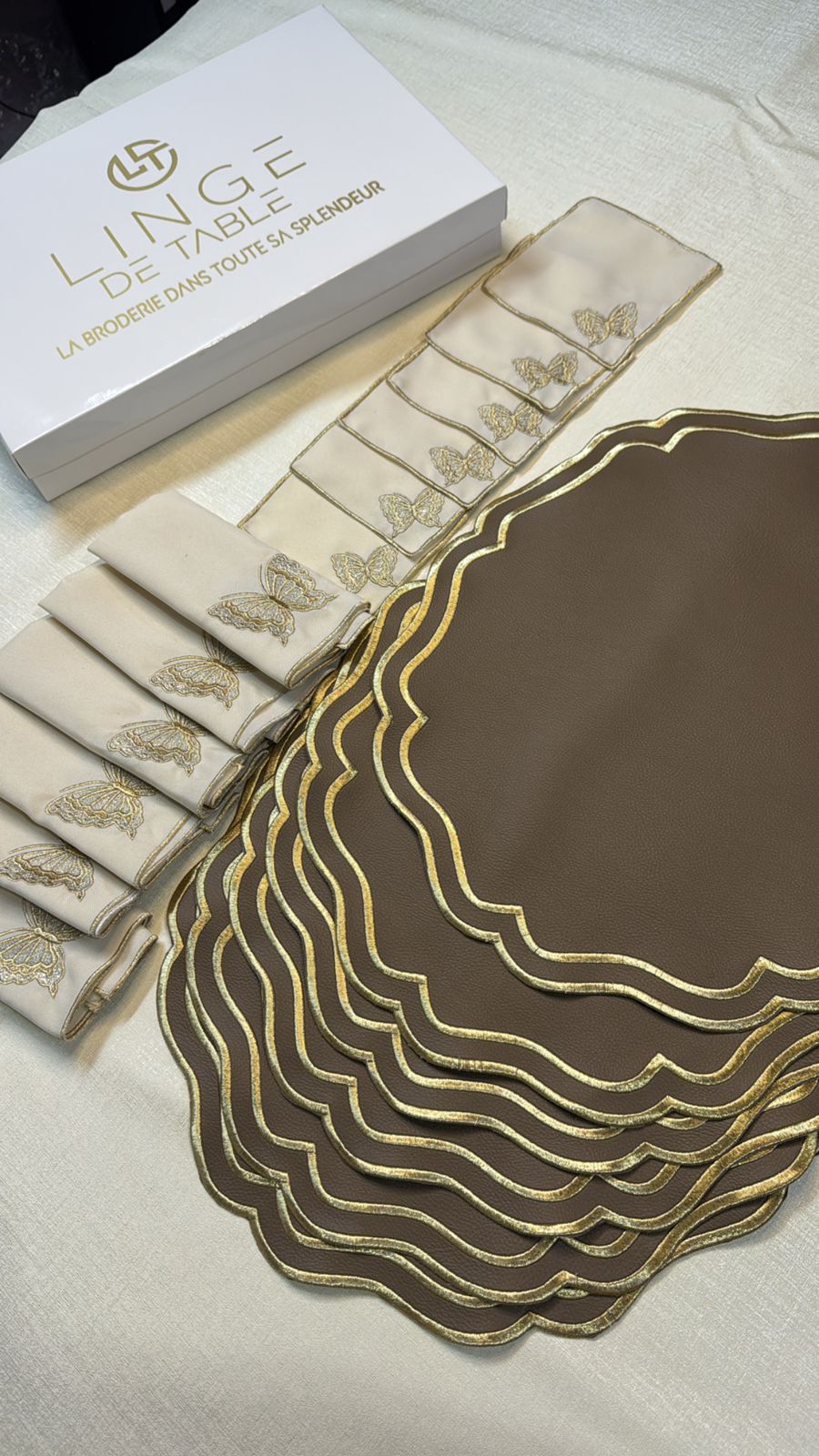 Set de table oval  + 6 serviettes + 6 petites serviettes