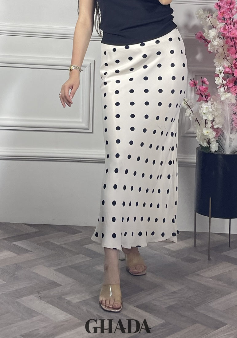تنورة نسائية منقطة بتصميم أنيق – Polka Dot