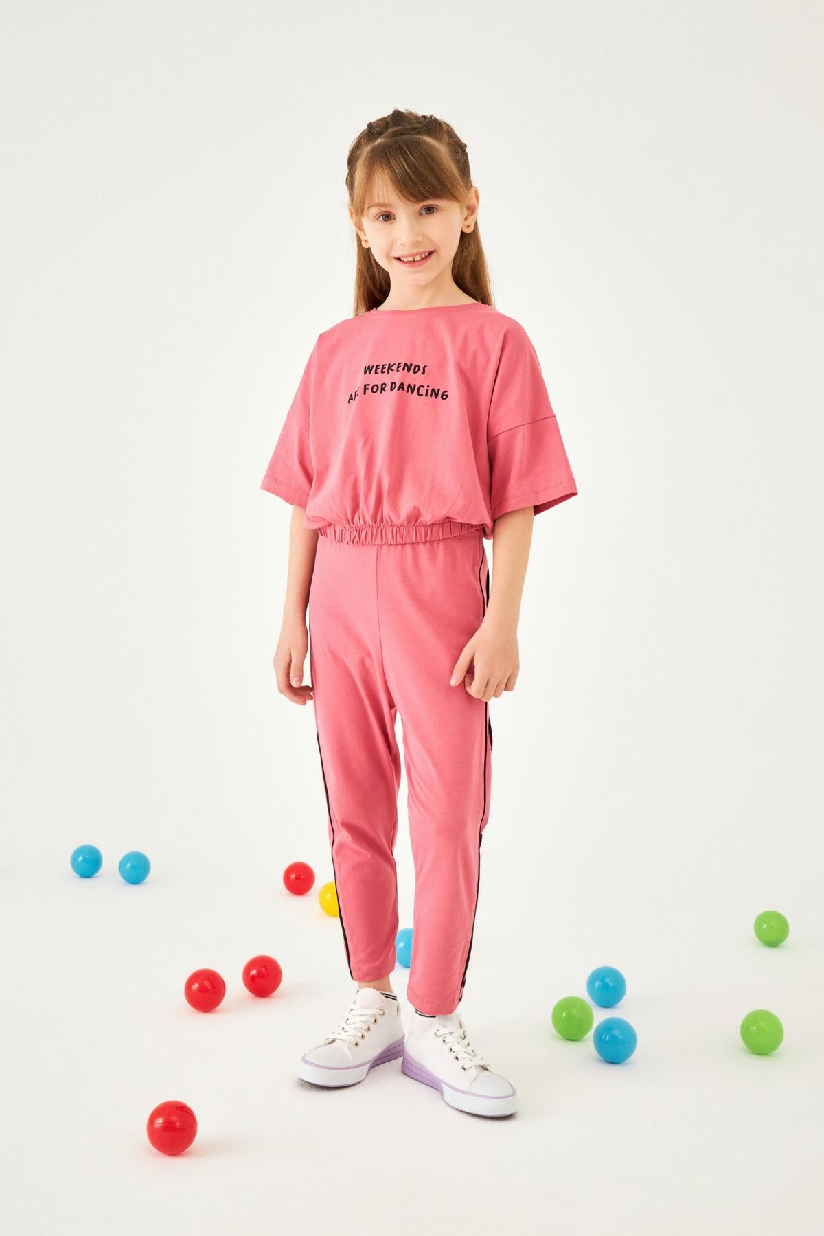 <tc>Ensemble trois pièces pour fille avec débardeur et legging, détails de bandes imprimées</tc>