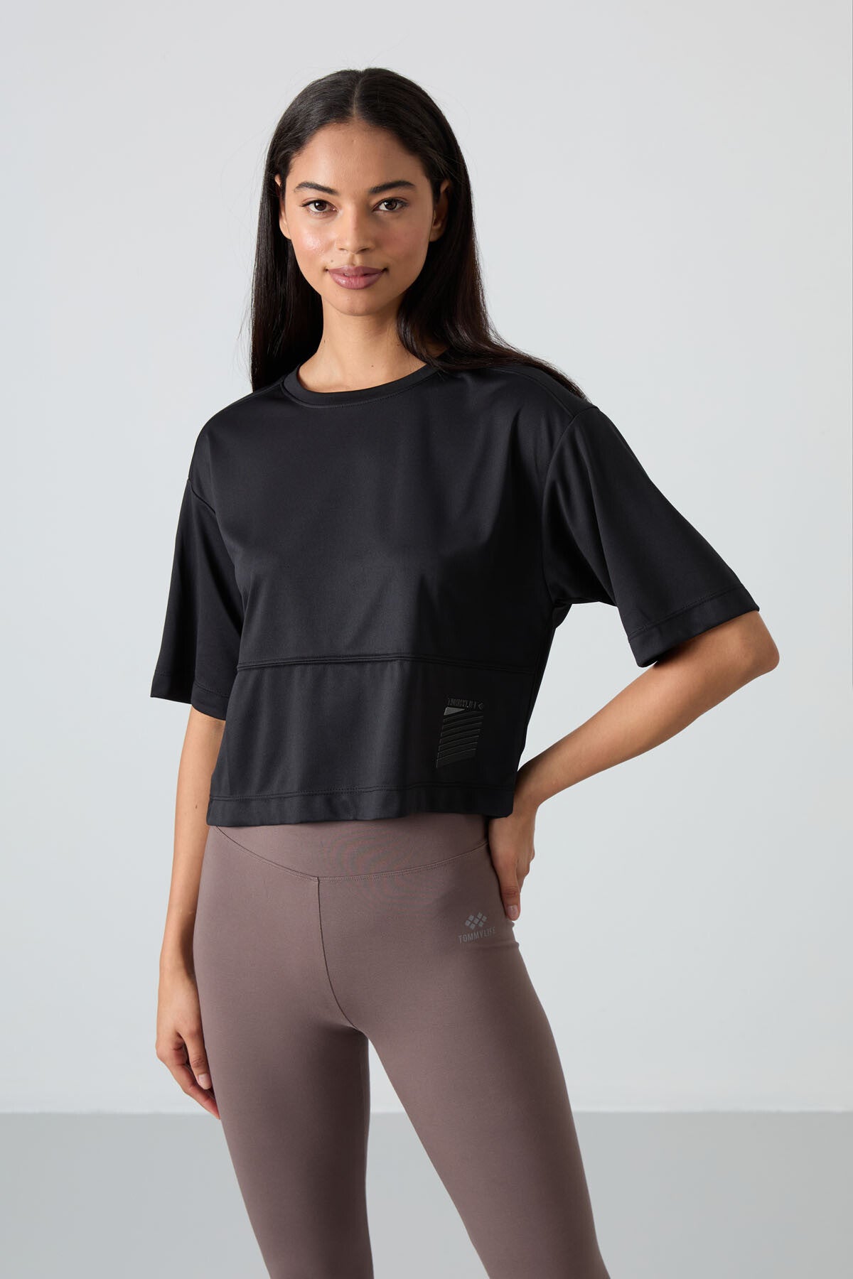 <tc>T-shirt de Performance Femme en Polyester à Texture Respirante, Fine, Élastique et Coupe Oversize - 97284</tc>