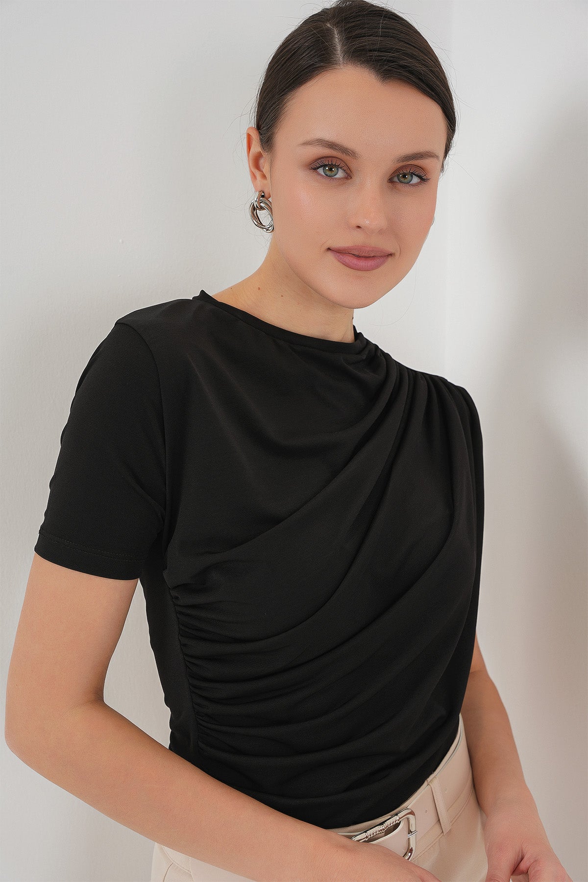 <tc>Blouse Sandy à manches courtes avec détails de fronces - 945</tc>