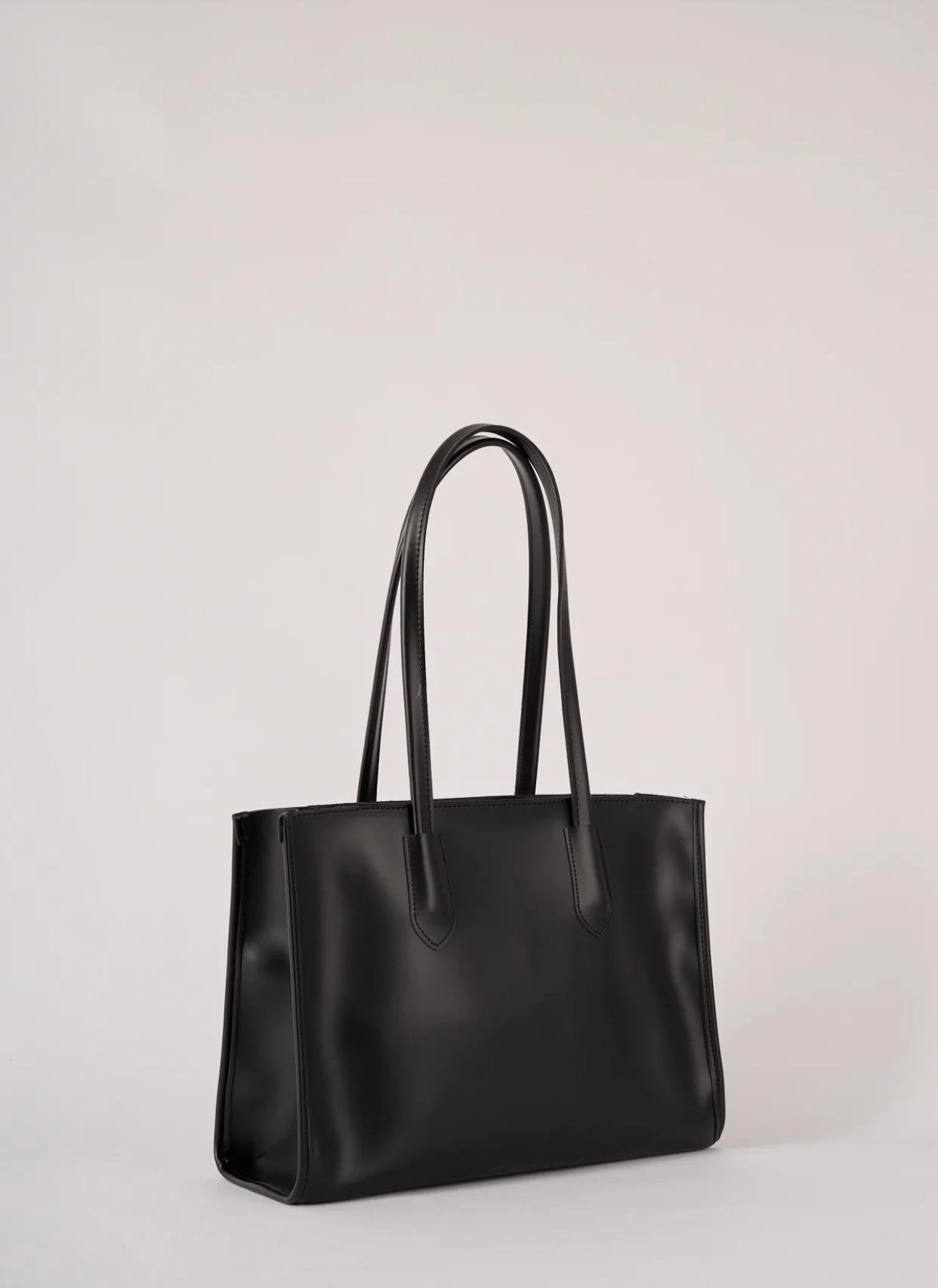 <tc>Sac à main Charlot Noir pour femme</tc>