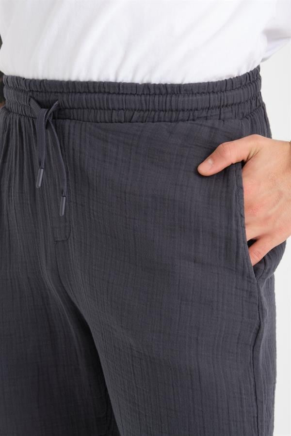 short en mousseline léger et confortable à double revers pour homme