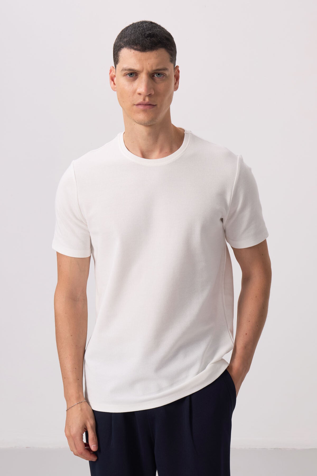 yüzeyi dokulu rahat form basic erkek t-shirt - 88436