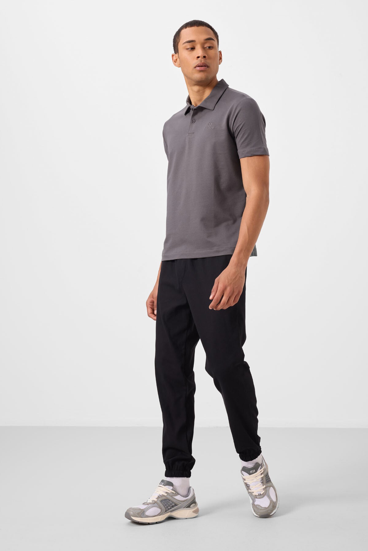 Polo homme basic à manches courtes – coupe standard et tissu extensible - 87748