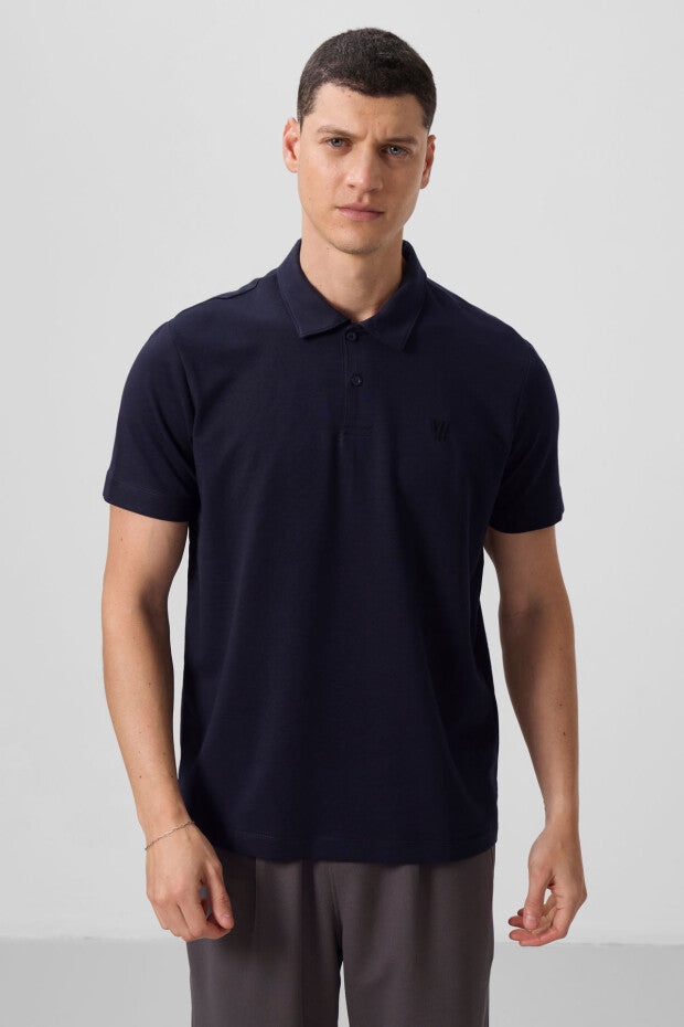 Polo homme basic à logo poitrine – coupe standard en coton doux - 87768