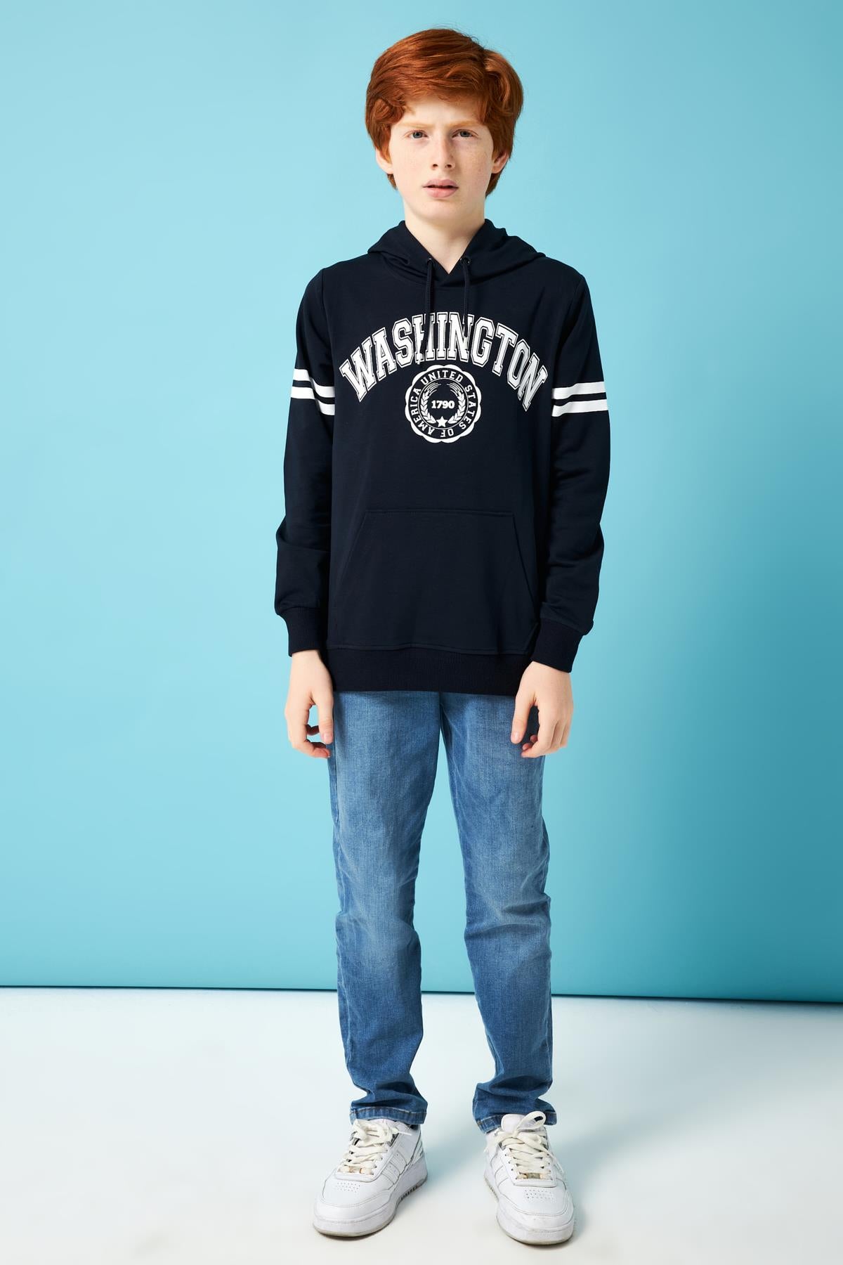 <tc>Sweatshirt garçon à capuche avec imprimé "Washington"</tc>