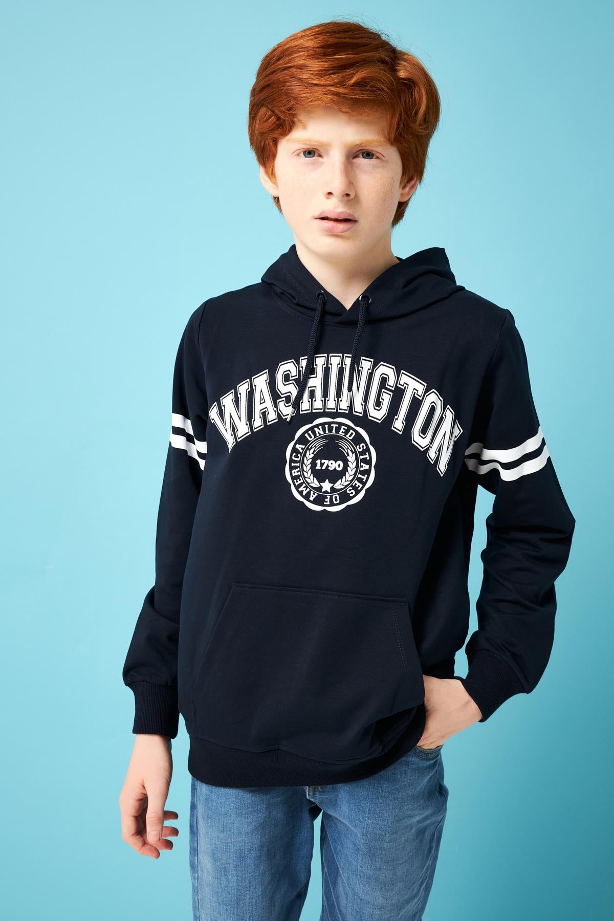 <tc>Sweatshirt garçon à capuche avec imprimé "Washington"</tc>