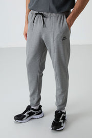 pamuklu yumuşak dokulu comfort fit nakişli erkek jogger - 82123 - Justyol