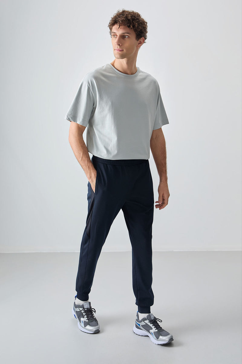 <tc>بنطلون رجالي رياضي مزين بتطريز - 82126</tc>